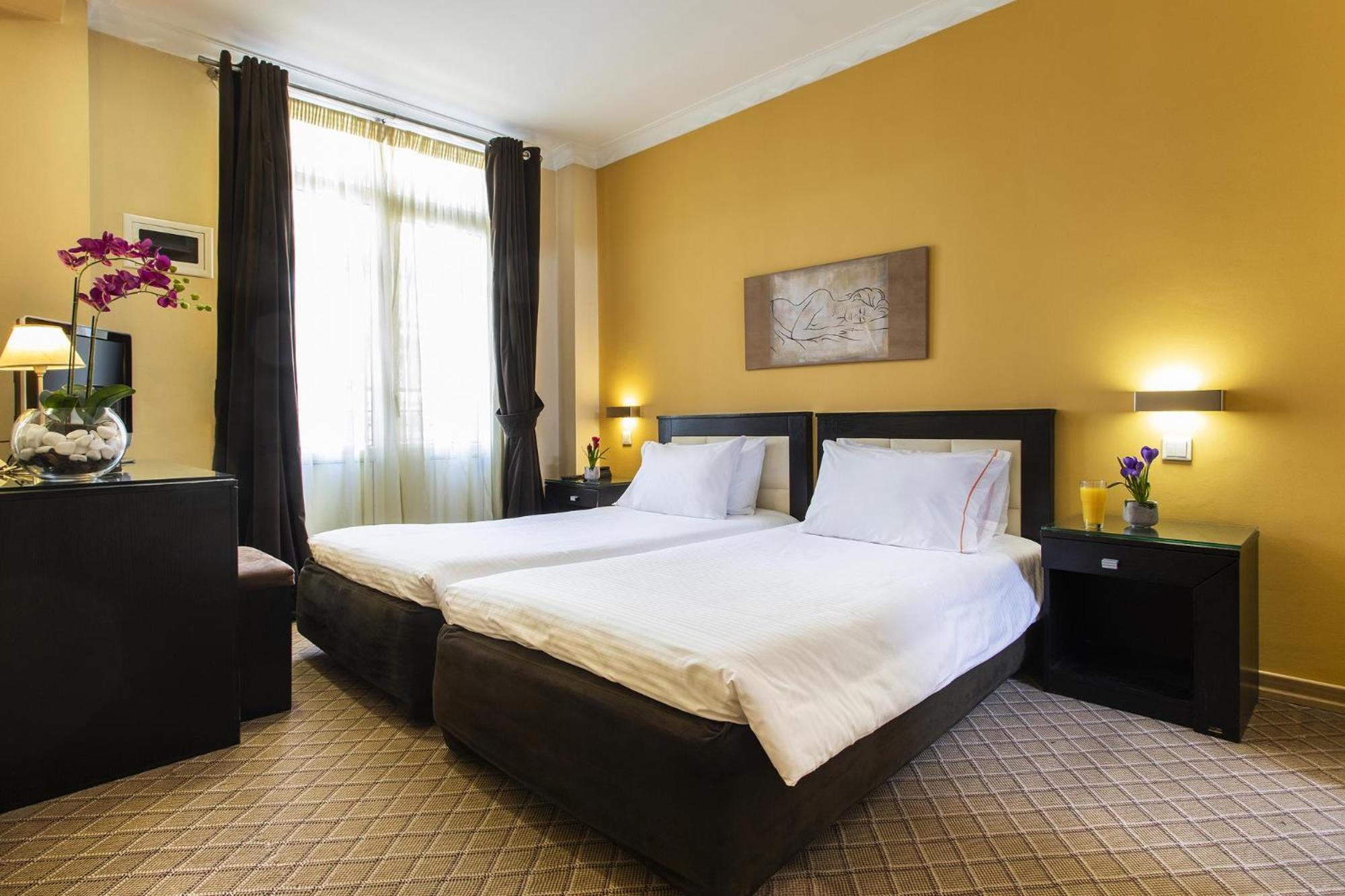 Twin Room - Photo 1
