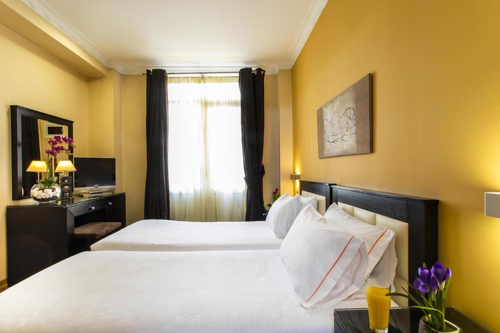 Twin Room - Photo 6