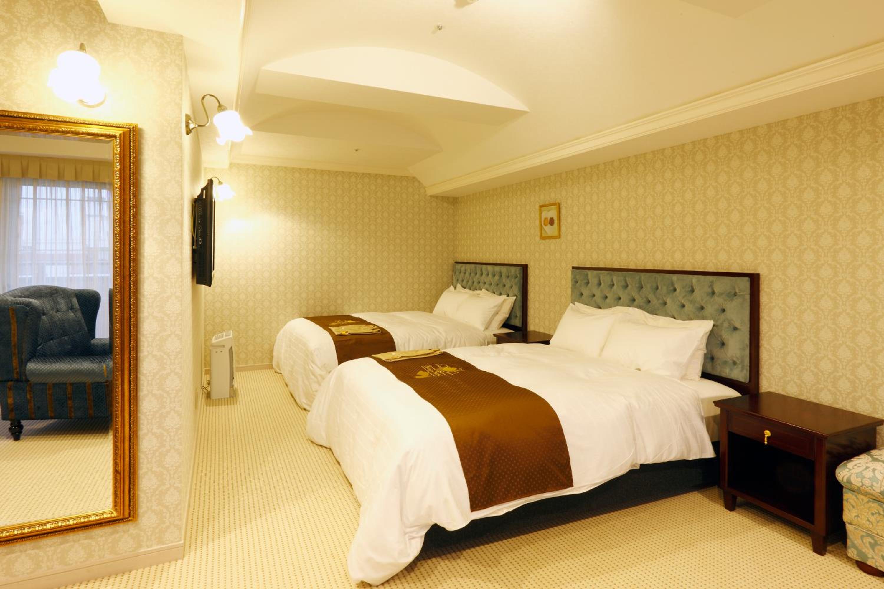 Deluxe Double Room with Two Double Beds photo 2