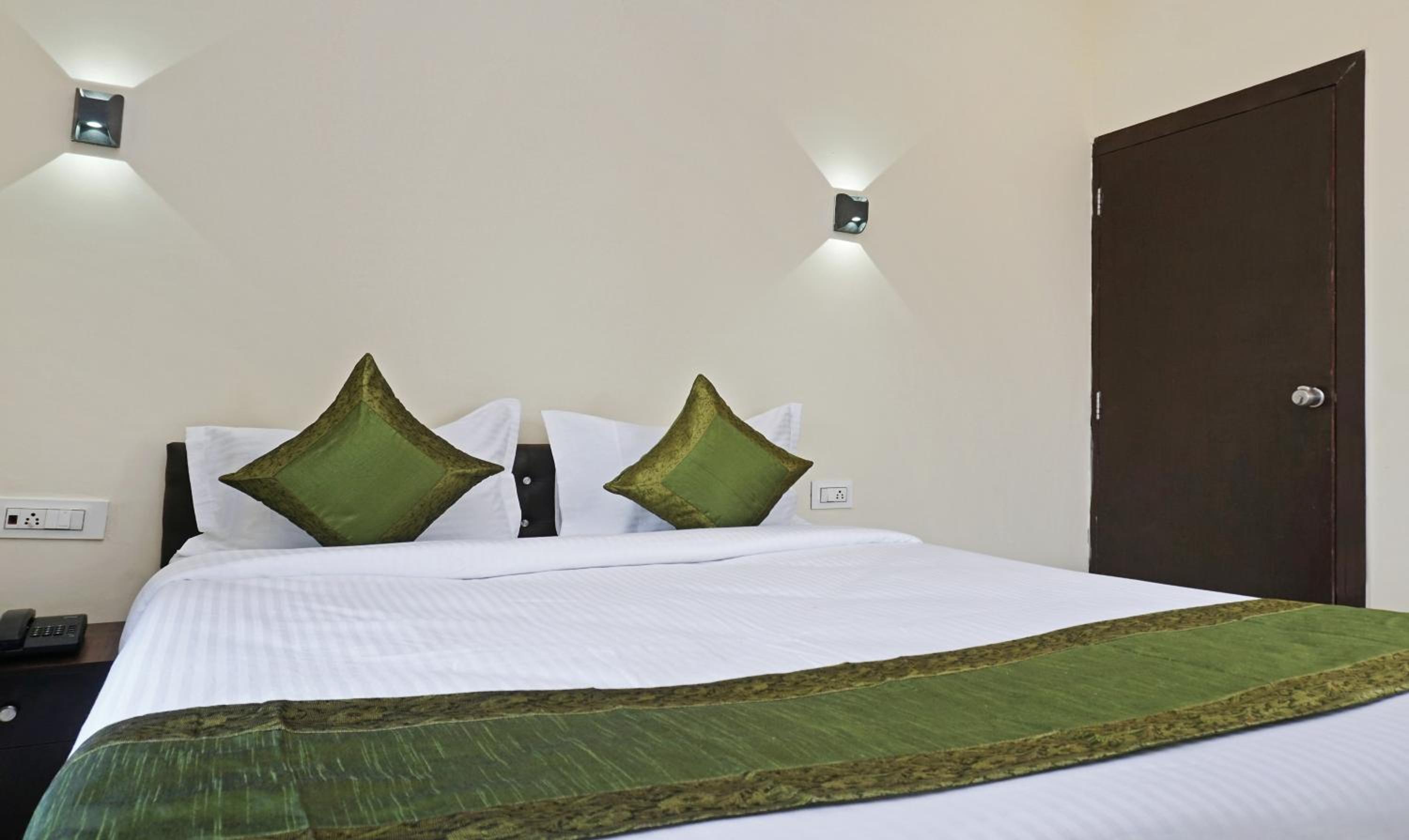 Deluxe Double Room - Photo 5