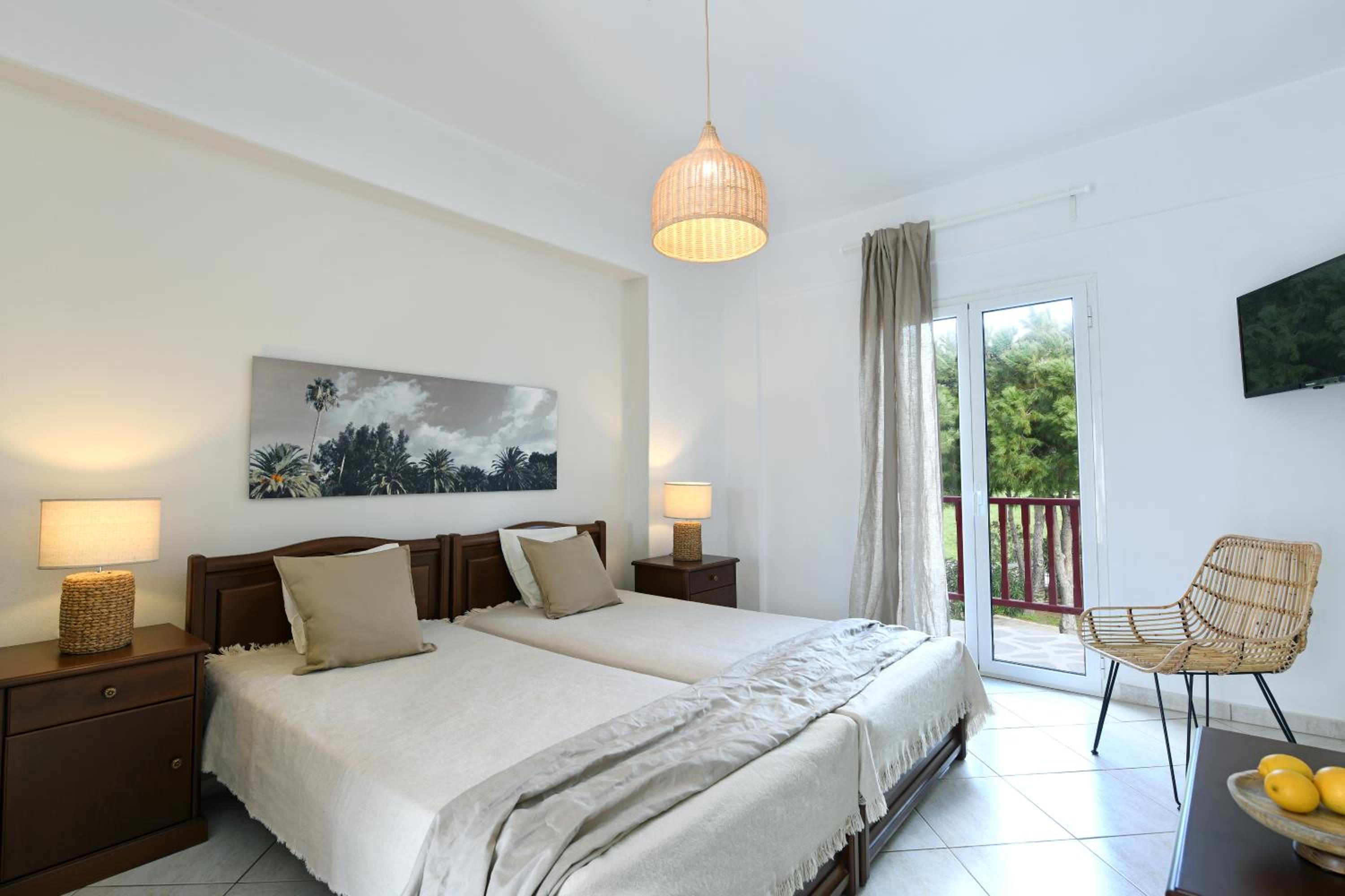 Double or Twin Room with Partial Sea View