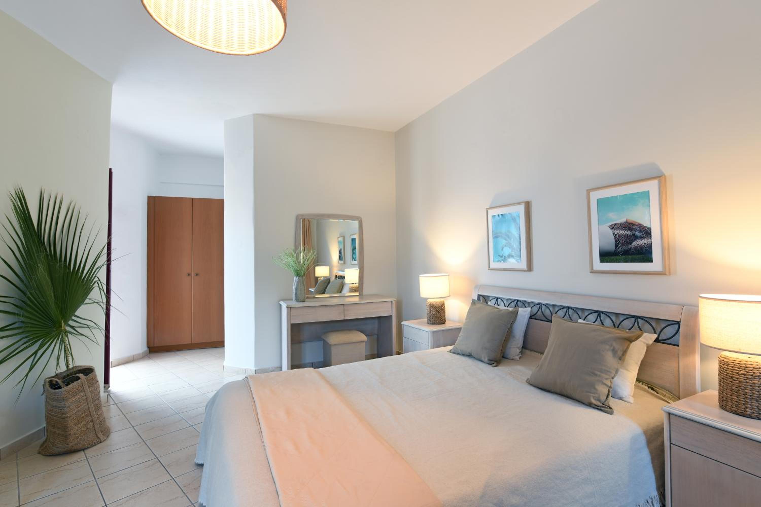 Superior Double Room - Photo 8