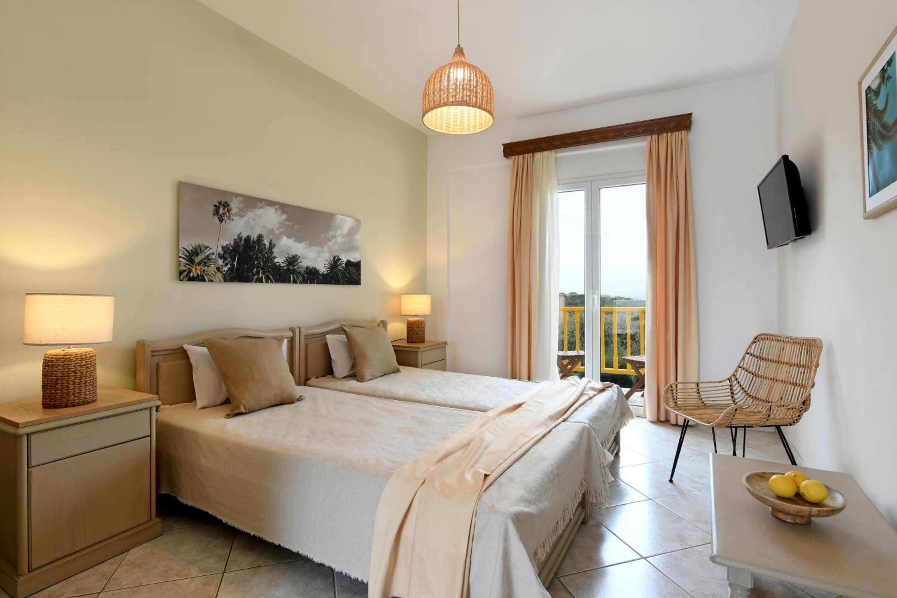 Standard Double or Twin Room with Sea View - Photo 1