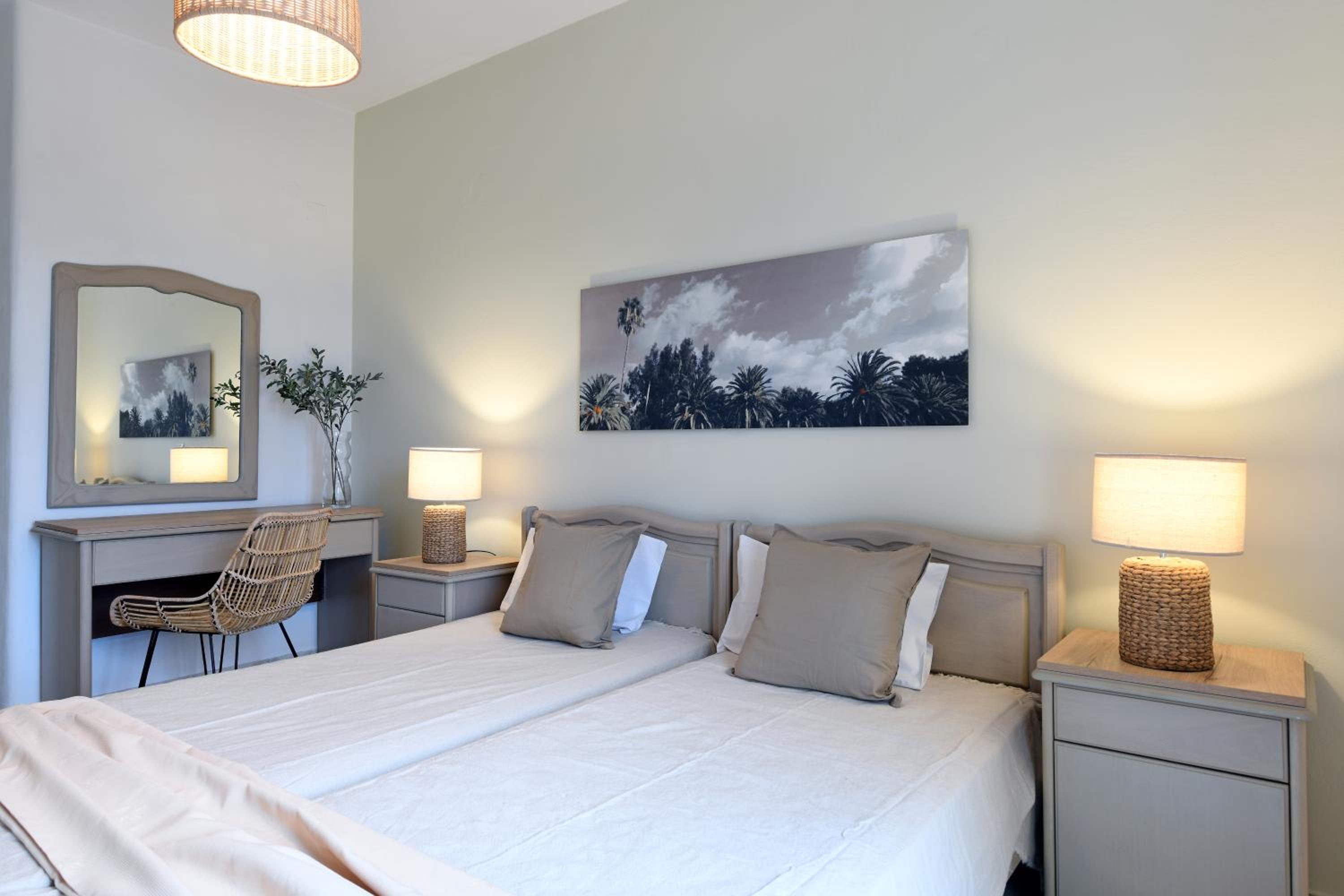 Standard Double or Twin Room with Sea View - Photo 4