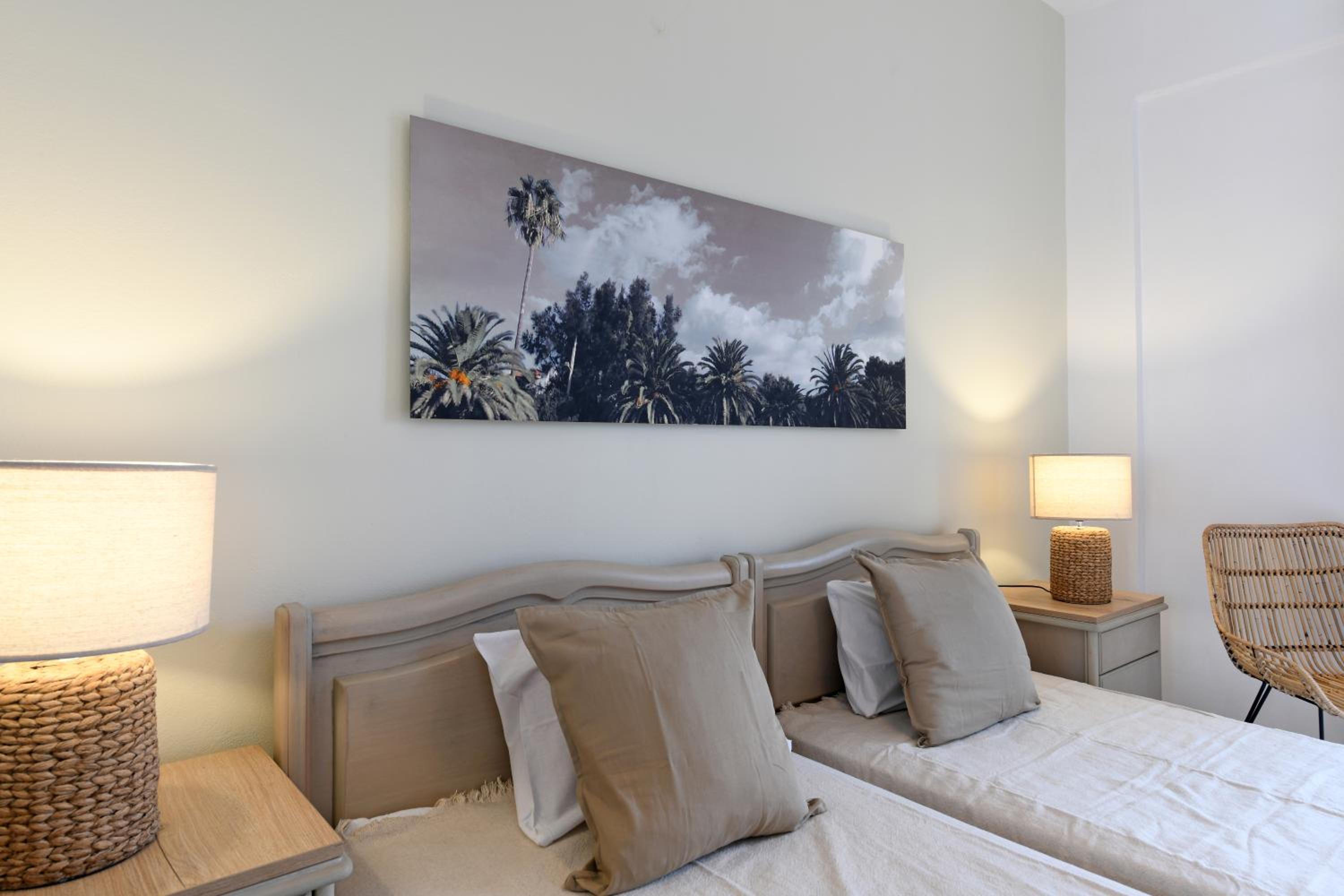Standard Double or Twin Room with Sea View - Photo 5
