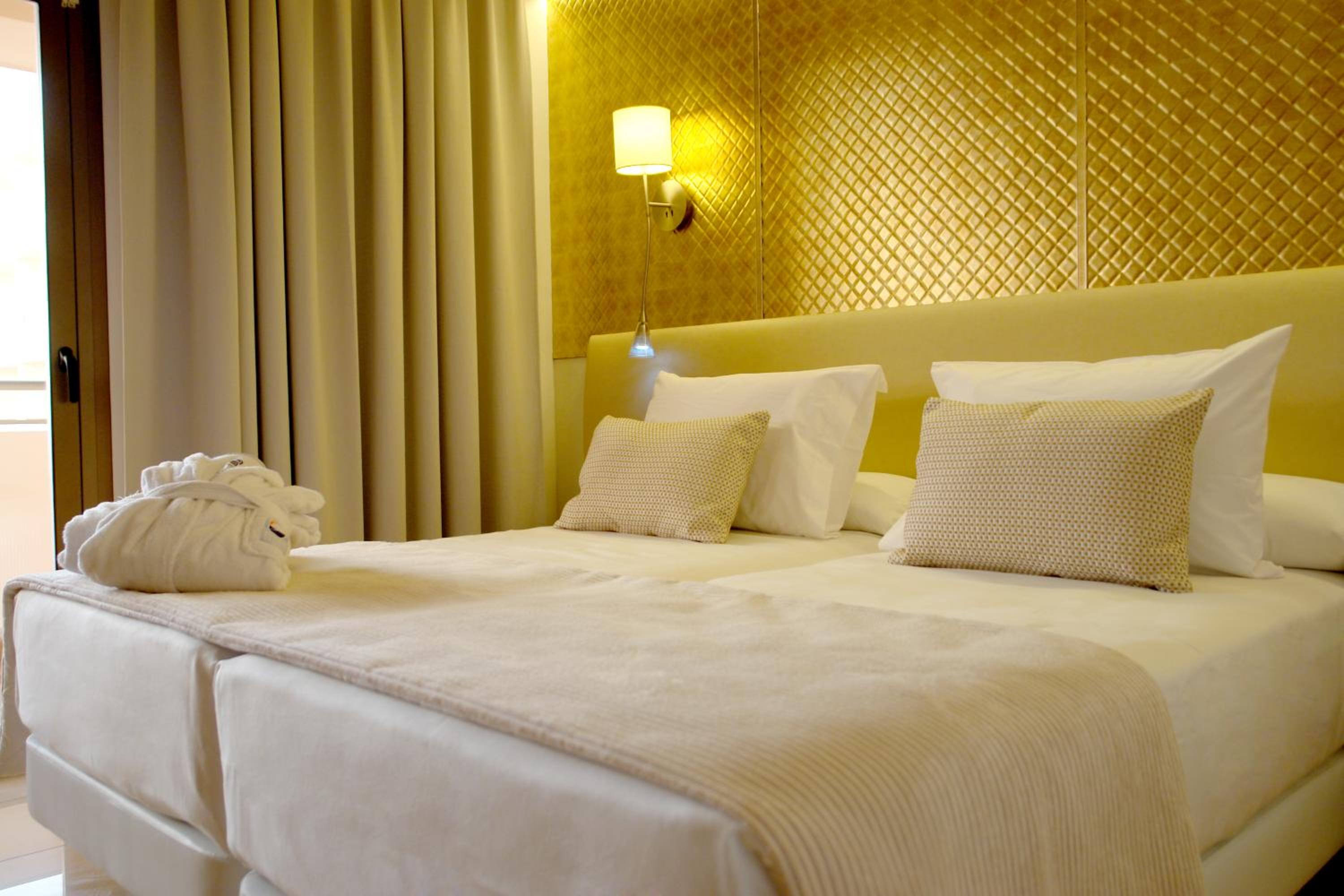 Superior Double or Twin Room - Photo 1