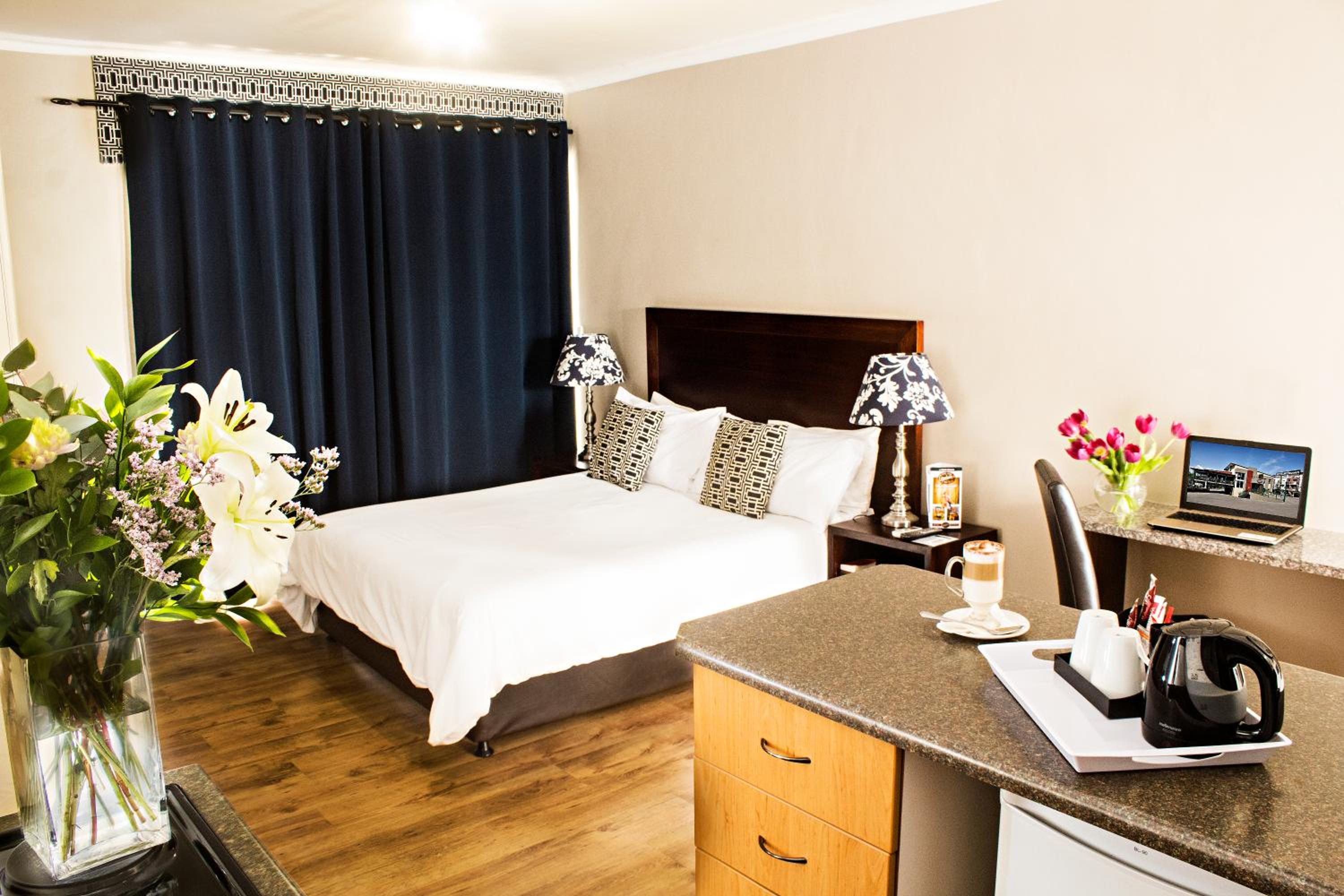 Standard Suite - Photo 2