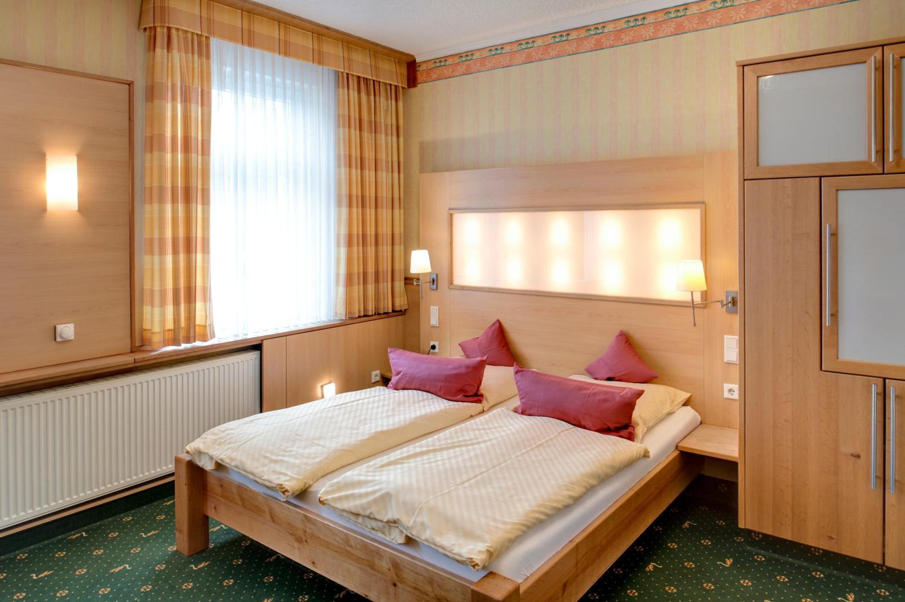 Double Room - Photo 8