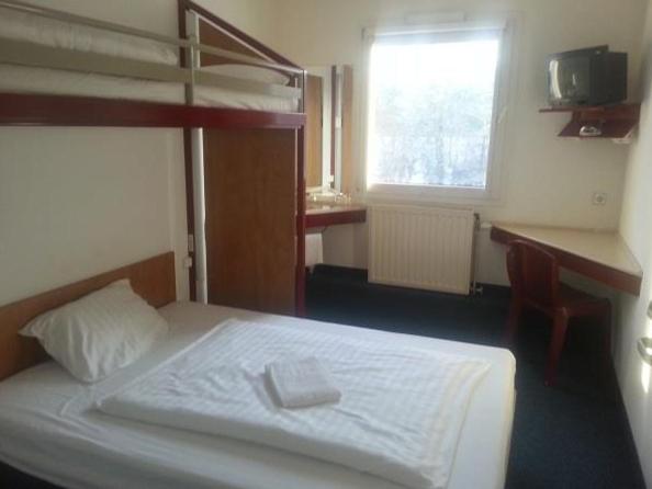 Double Room with Shared Bathroom photo 1