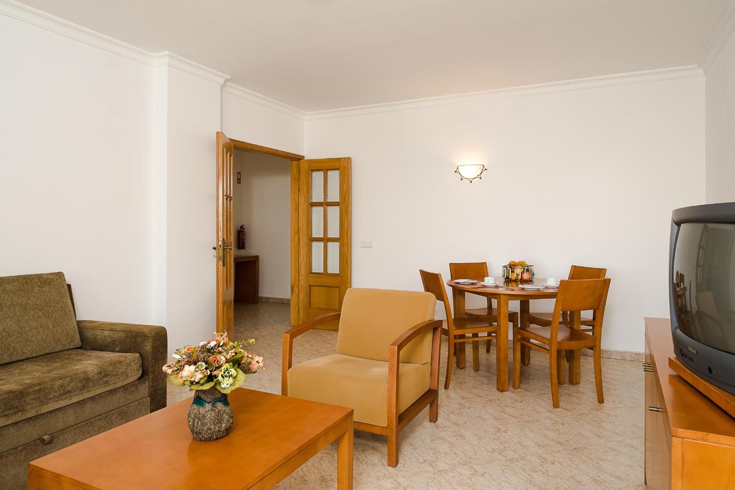 One-Bedroom Apartment - Photo 1