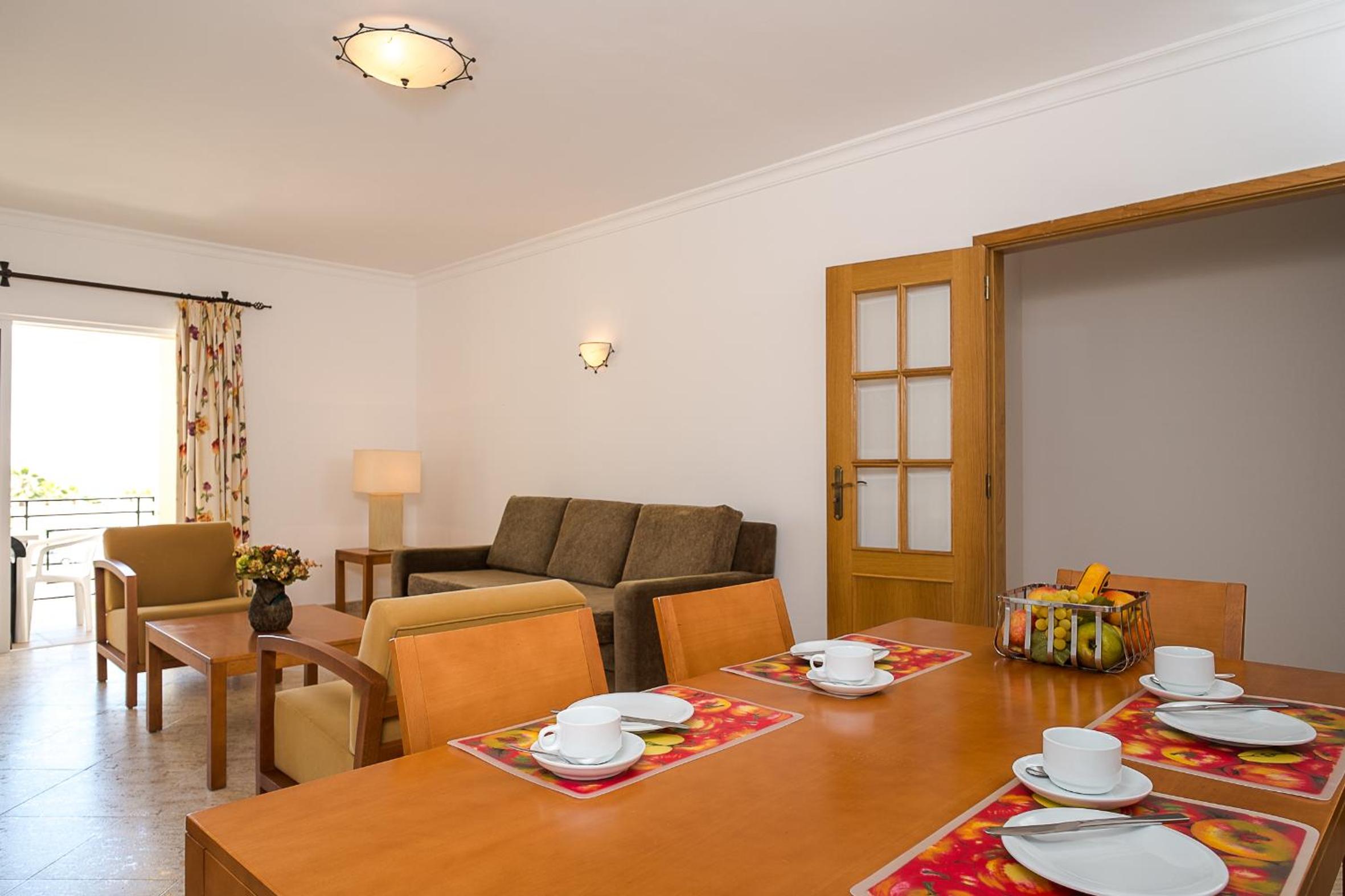 One-Bedroom Apartment - Photo 3