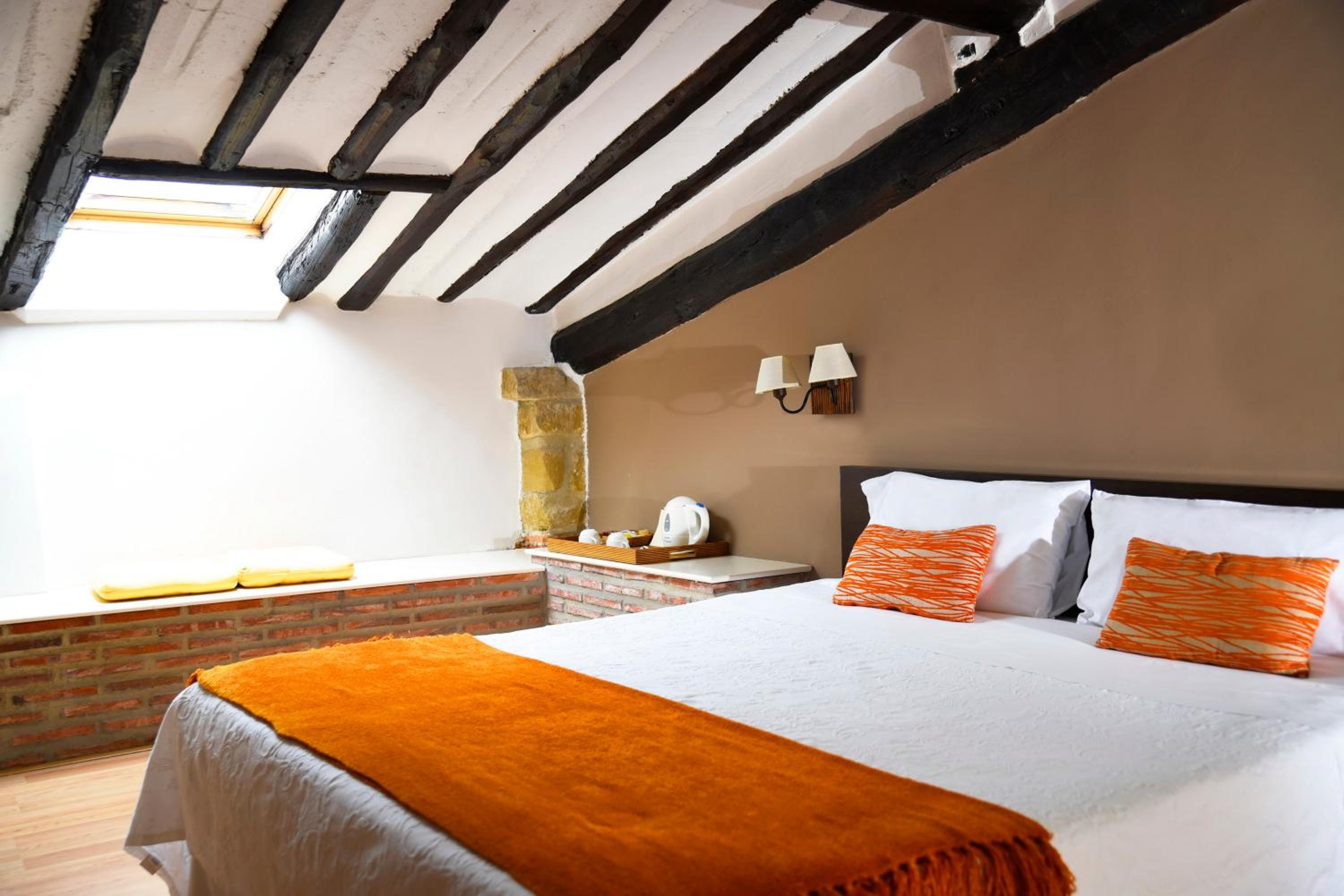 Small Suite photo 2