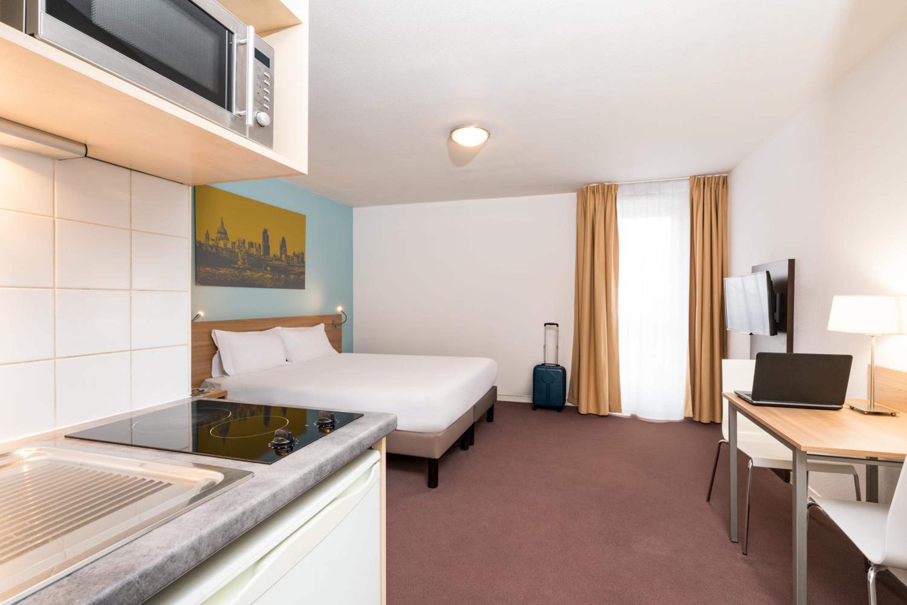 Studio (2 Adults)