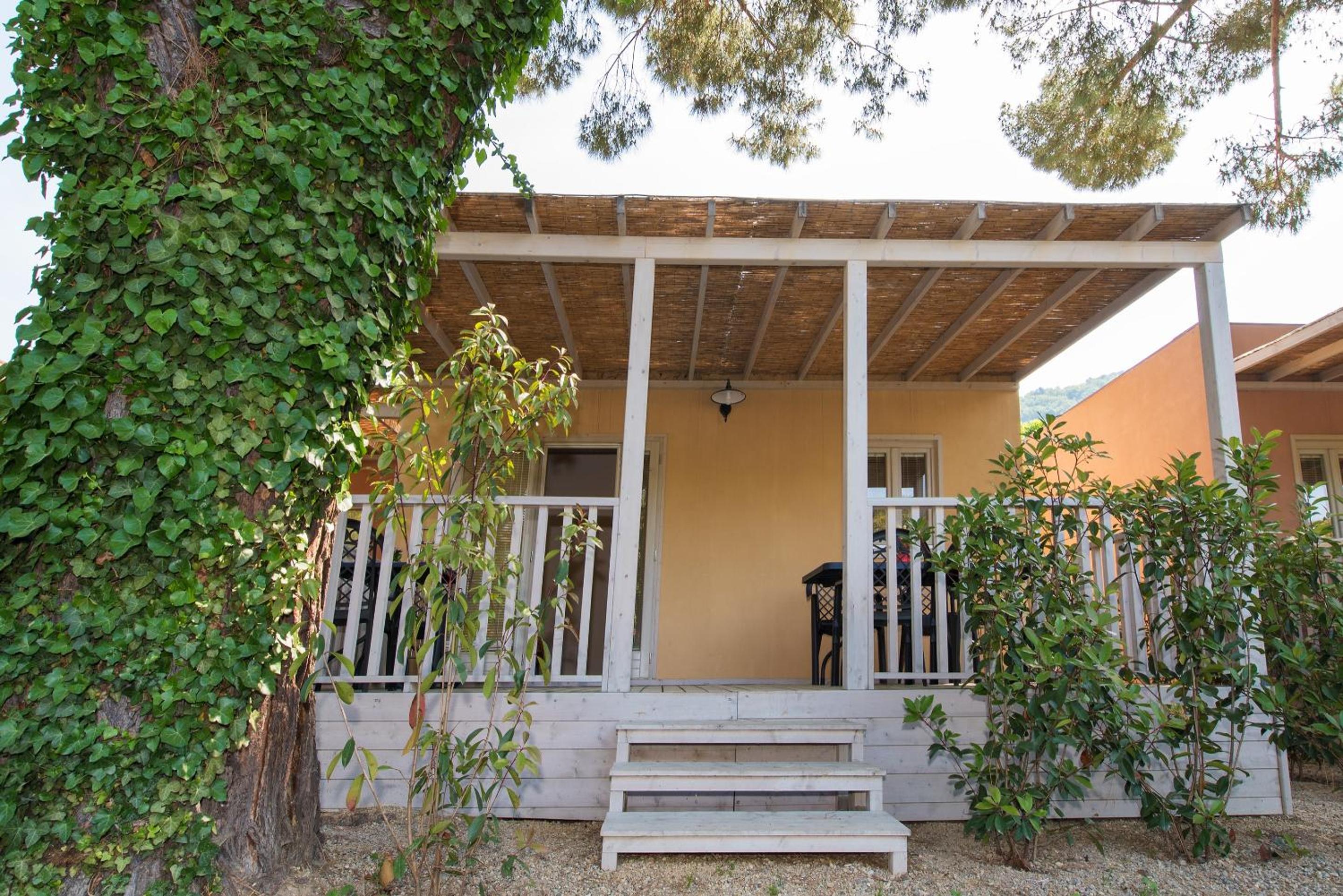 Two-Bedroom Bungalow - Photo 4