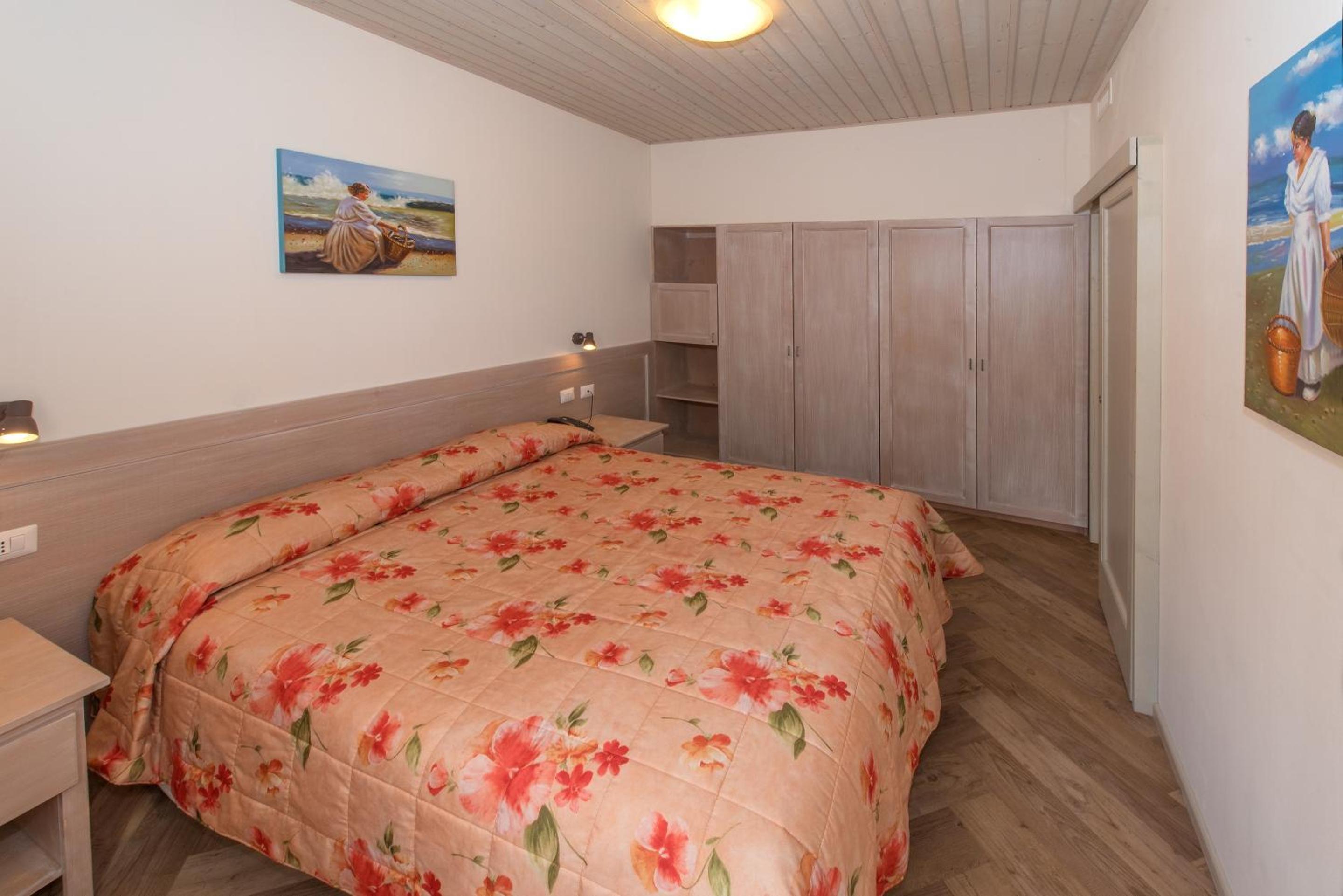 Two-Bedroom Bungalow - Photo 6