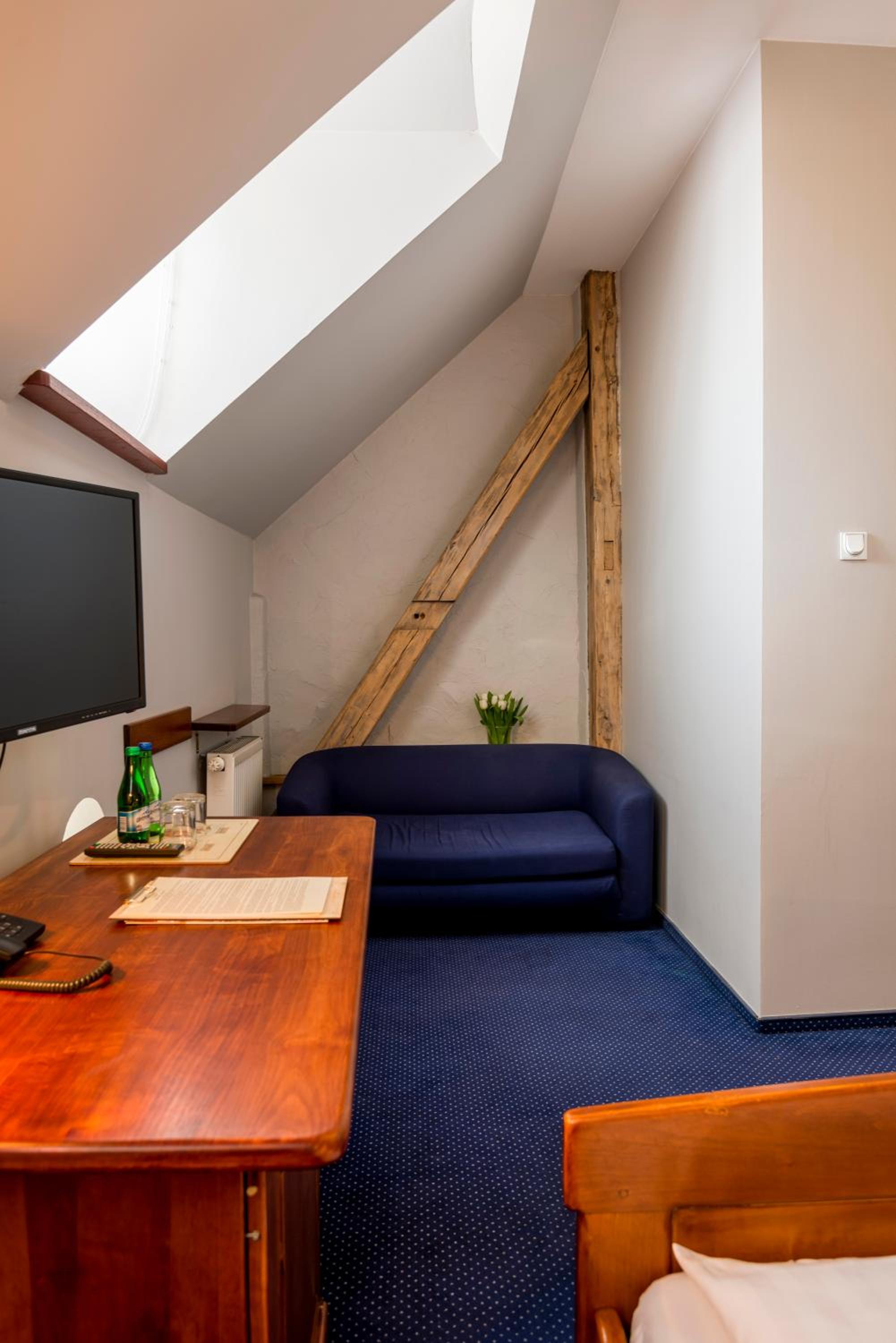 Double or Twin Room with Private Bathroom - Photo 1