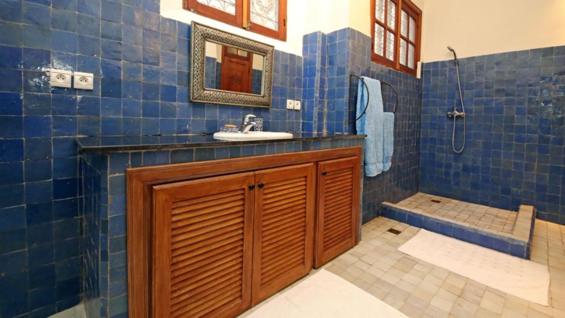 Double Room with Private Bathroom - Photo 3