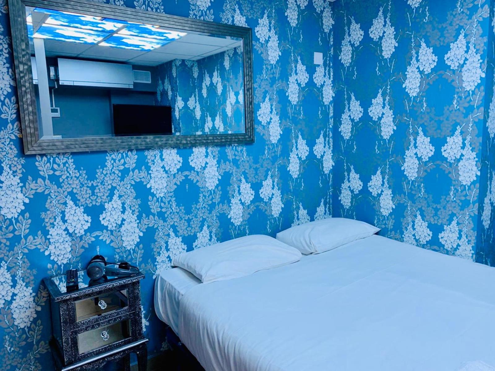 Single Room with AC No Window