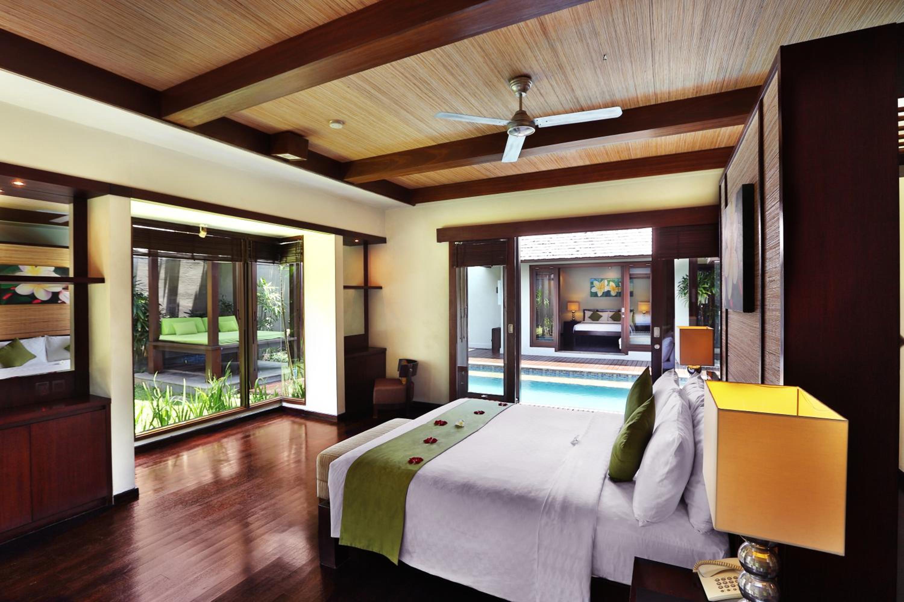 Three-Bedroom Villa with Private Pool - Photo 1
