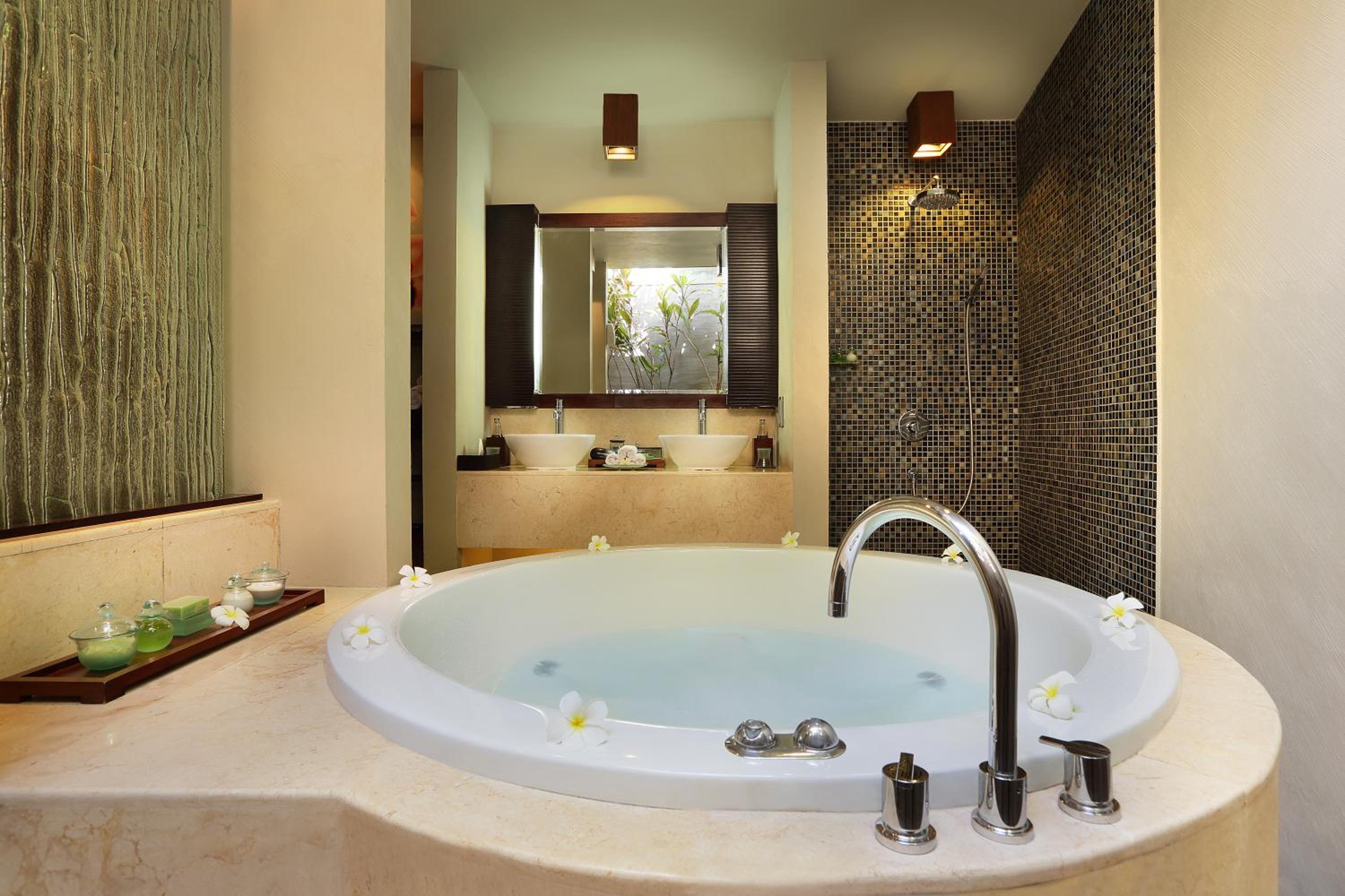 Three-Bedroom Villa with Private Pool - Photo 10