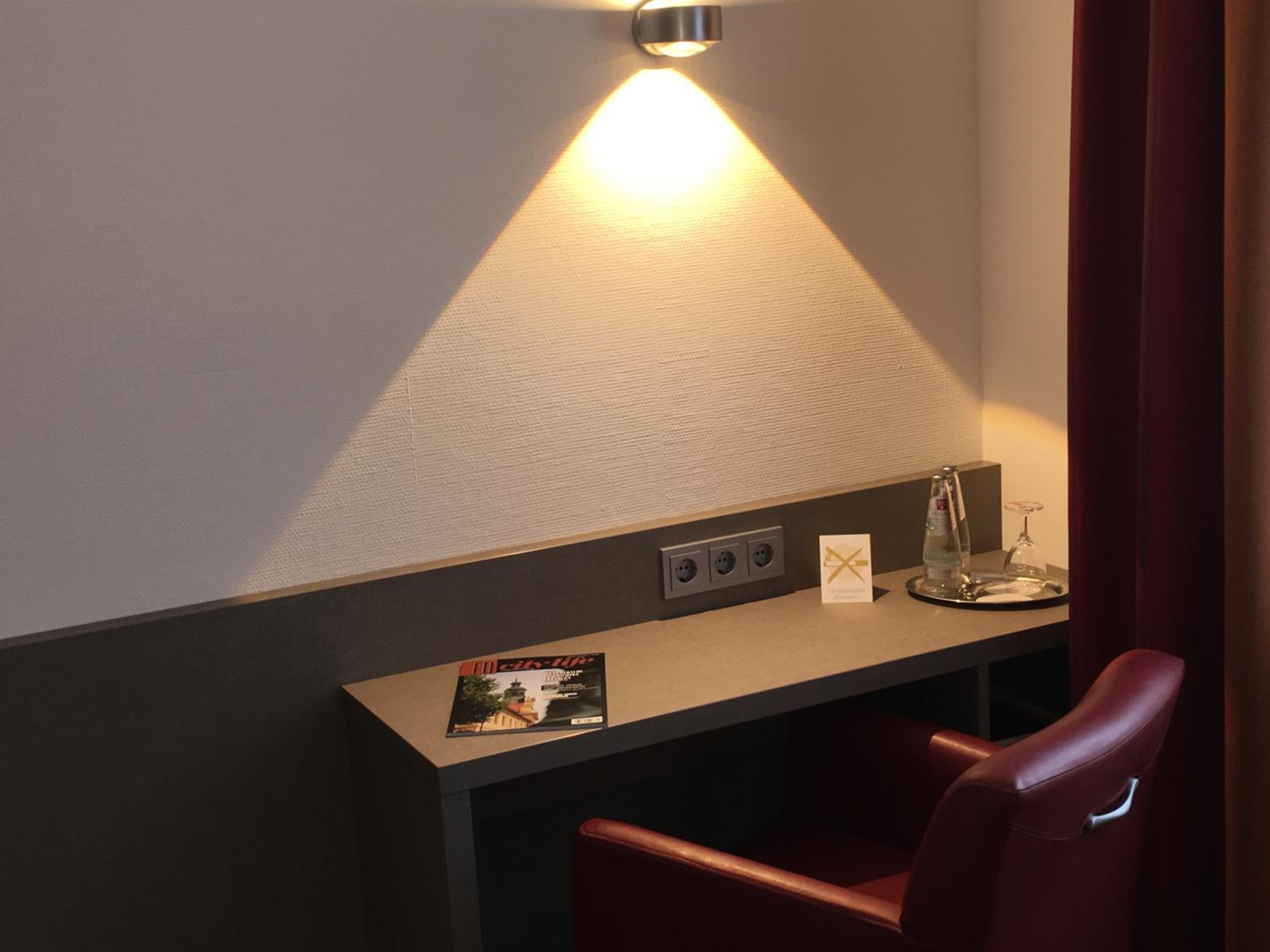 Queen Room photo 3