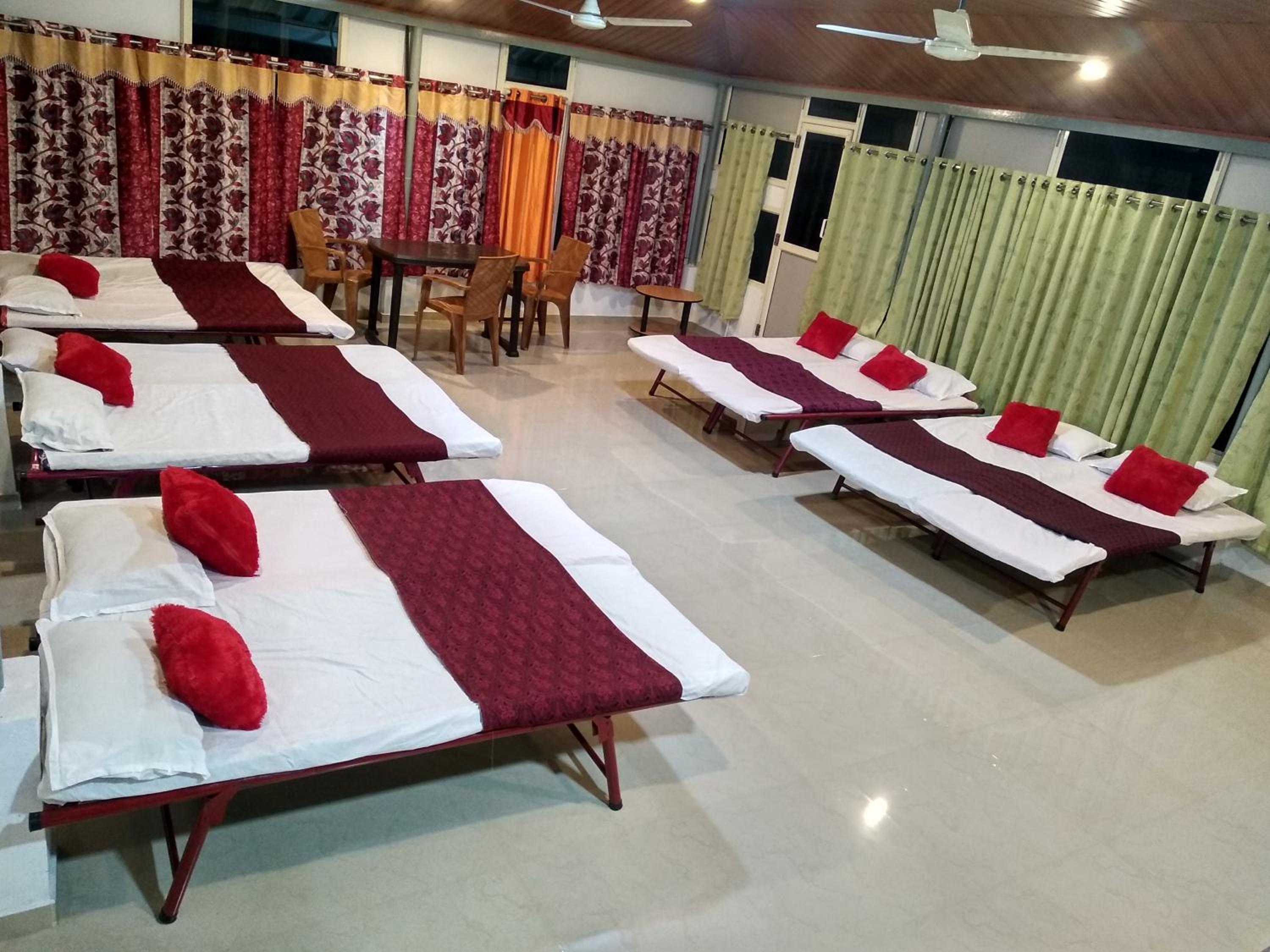 10-Bed Mixed Dormitory Room photo 2