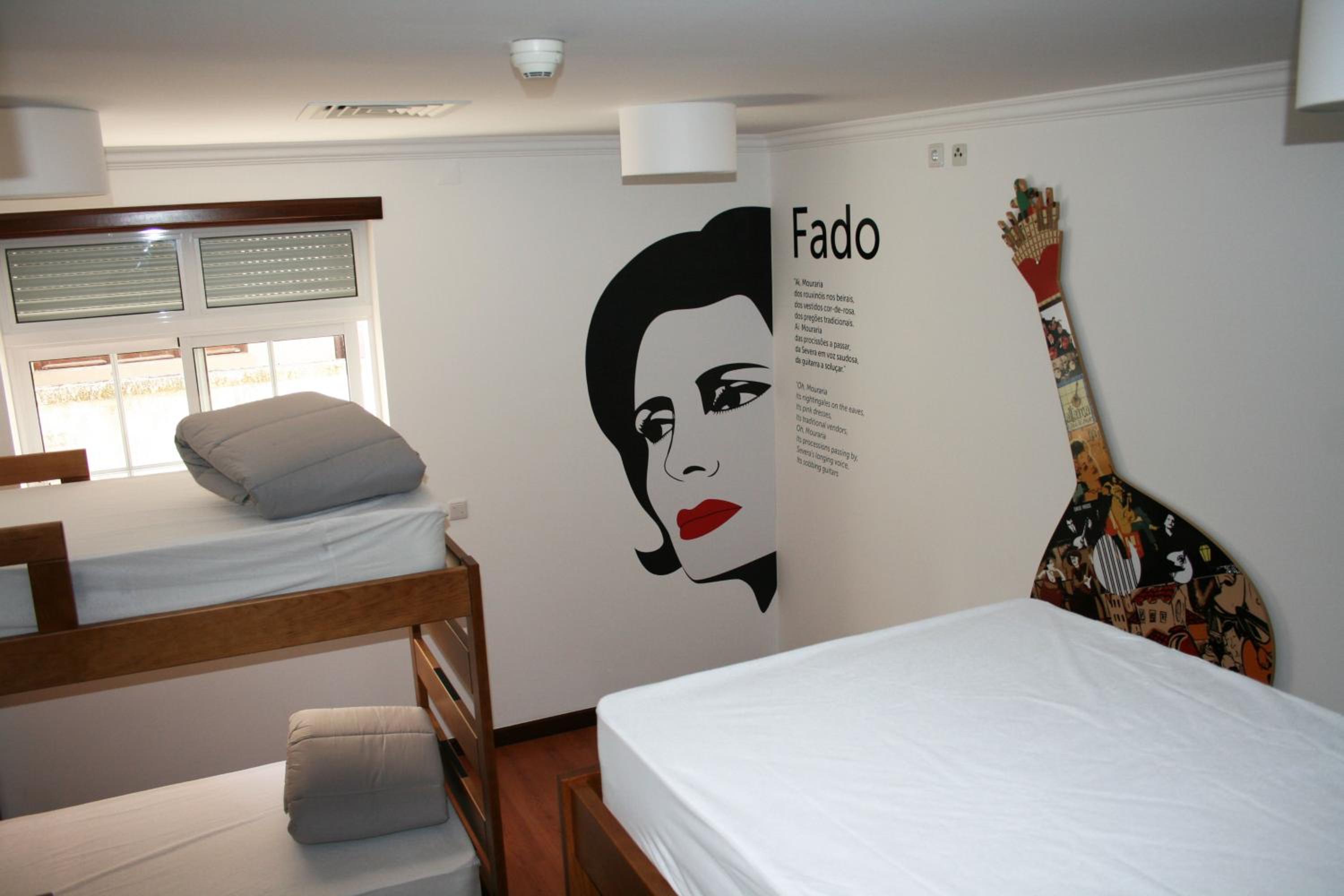 Bunk Bed in 6-Bed Mixed Dormitory Room photo 1