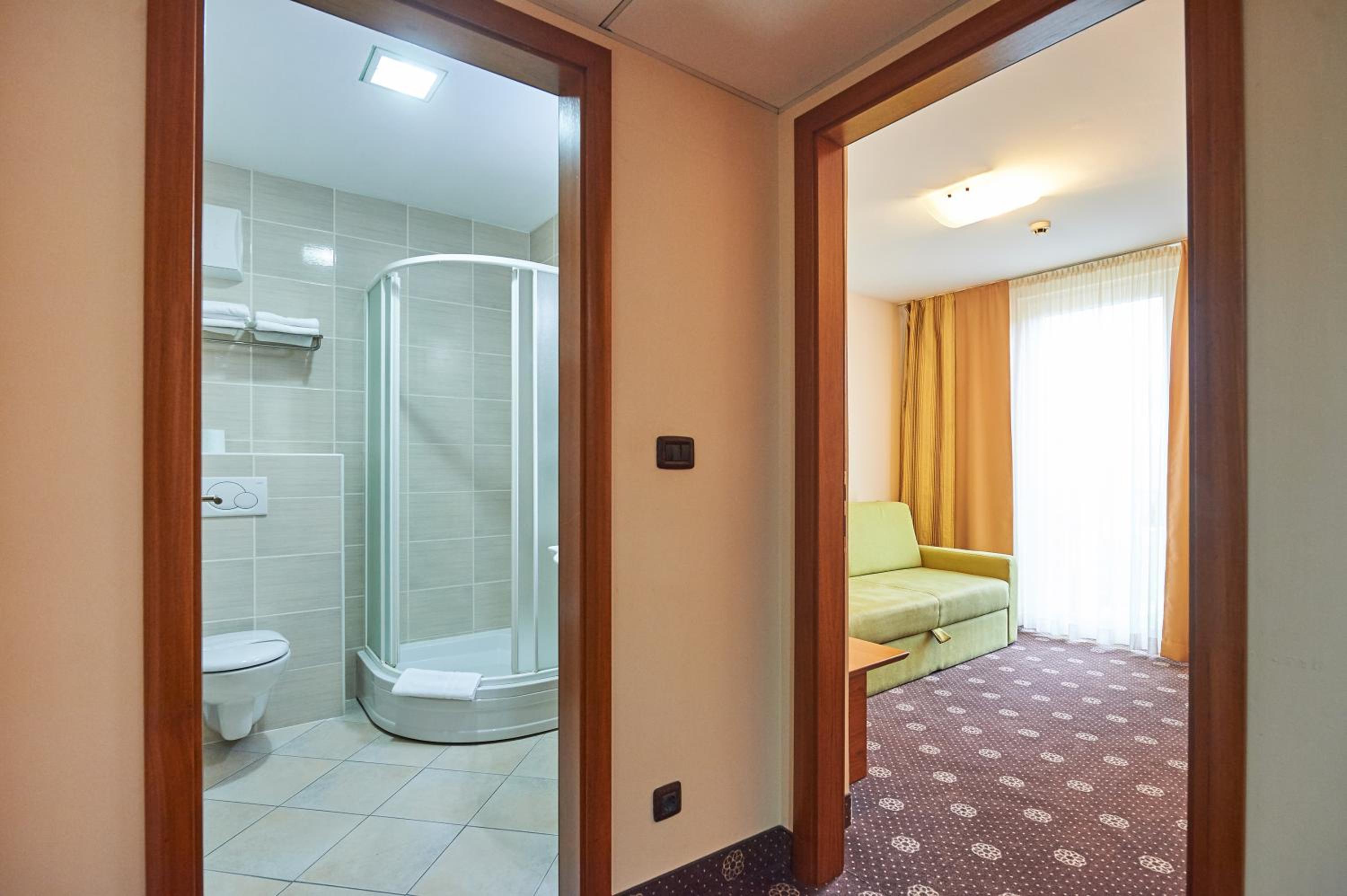 Double or Twin Room - Photo 15