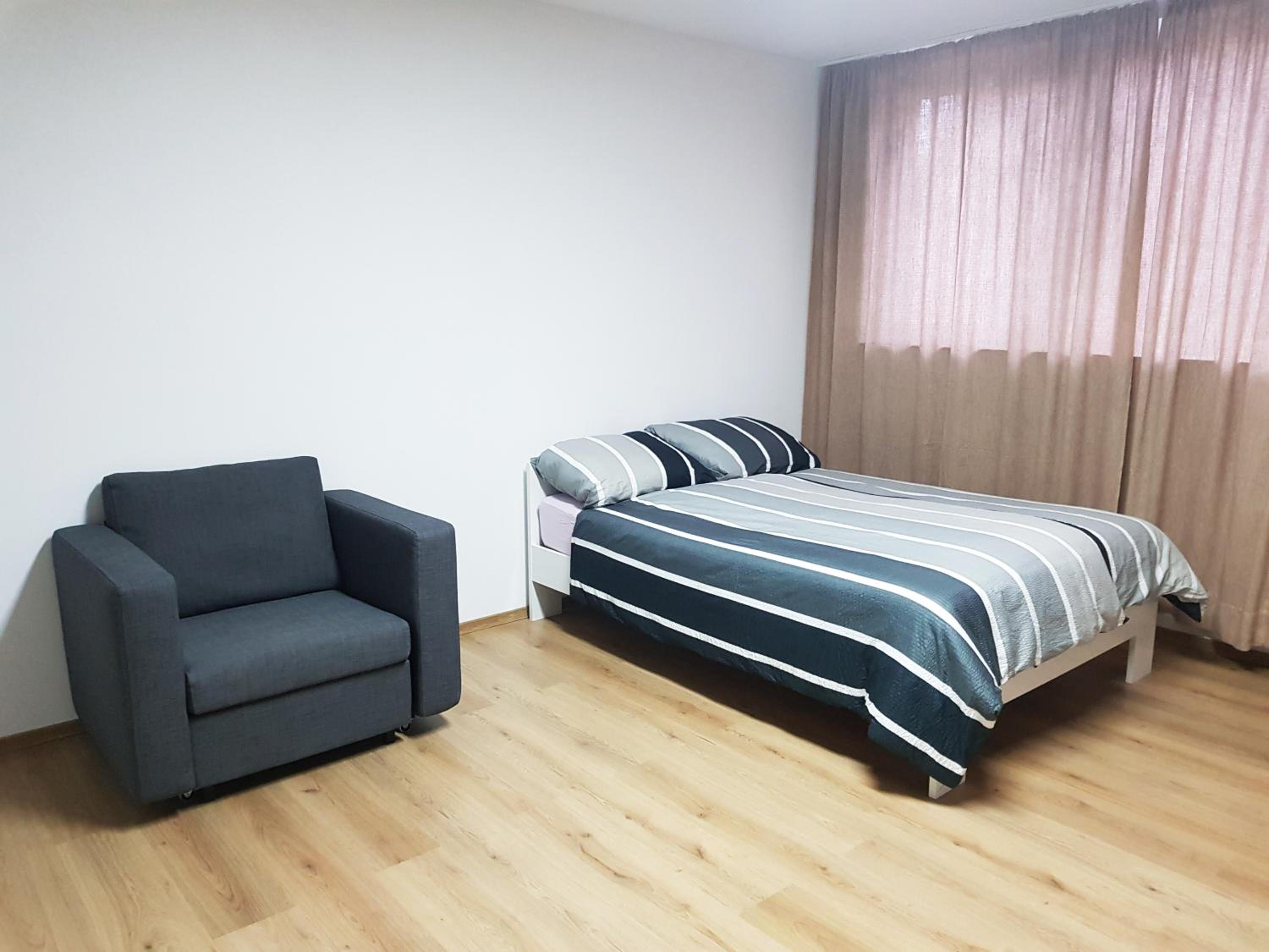 One-Bedroom Apartment photo 1
