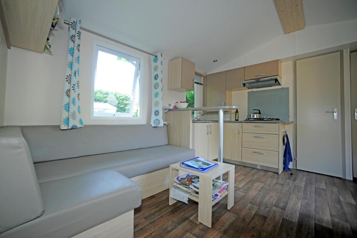 Standard Mobile Home (3 bedrooms) photo 2
