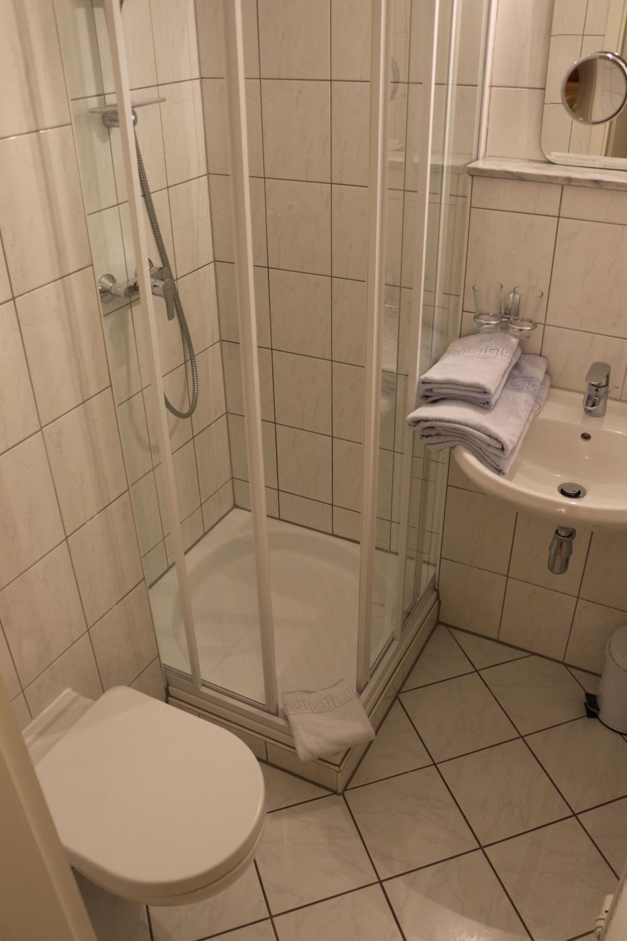 Double Room with Private Bathroom photo 2