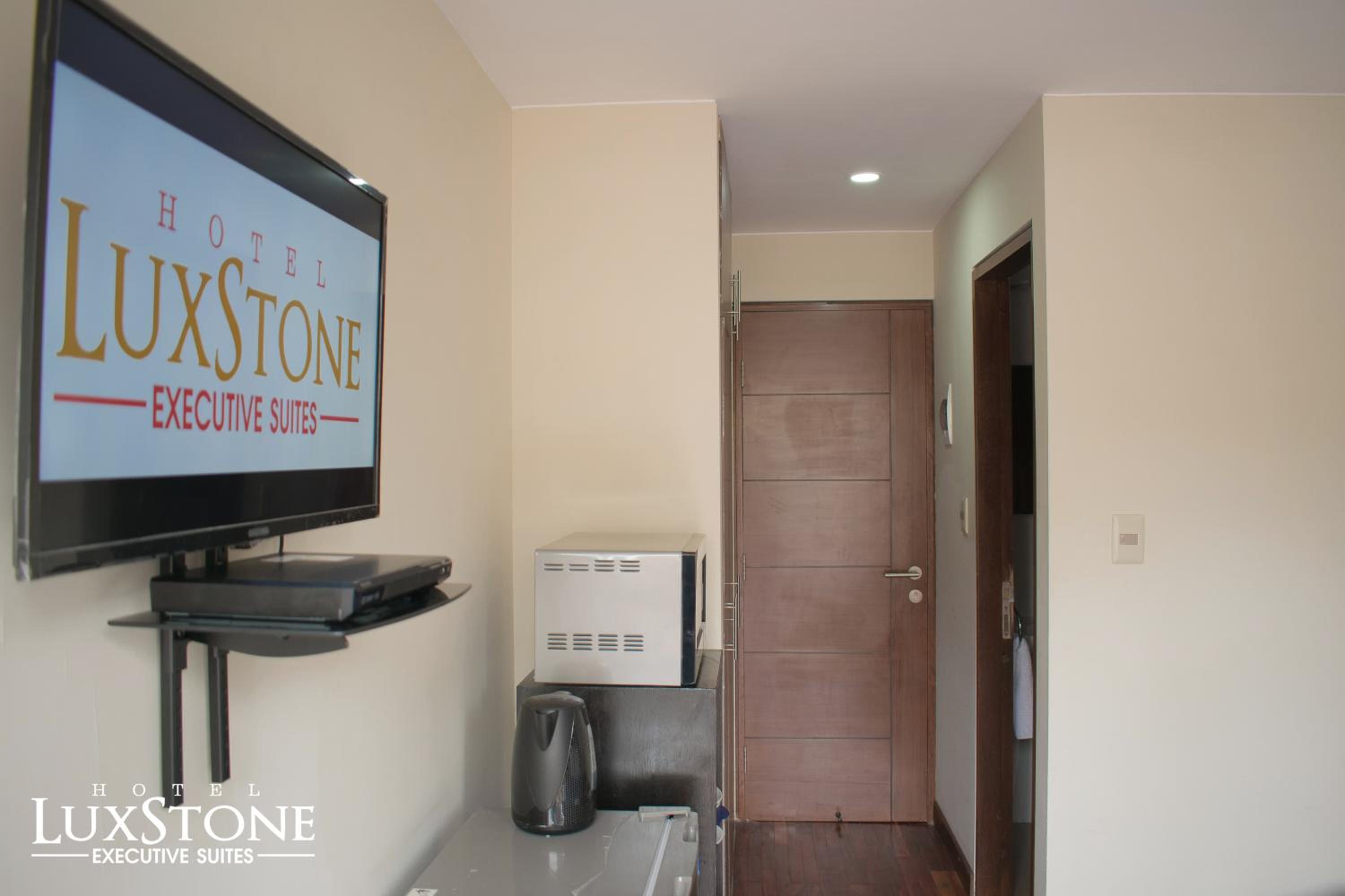 Deluxe Suite photo 3