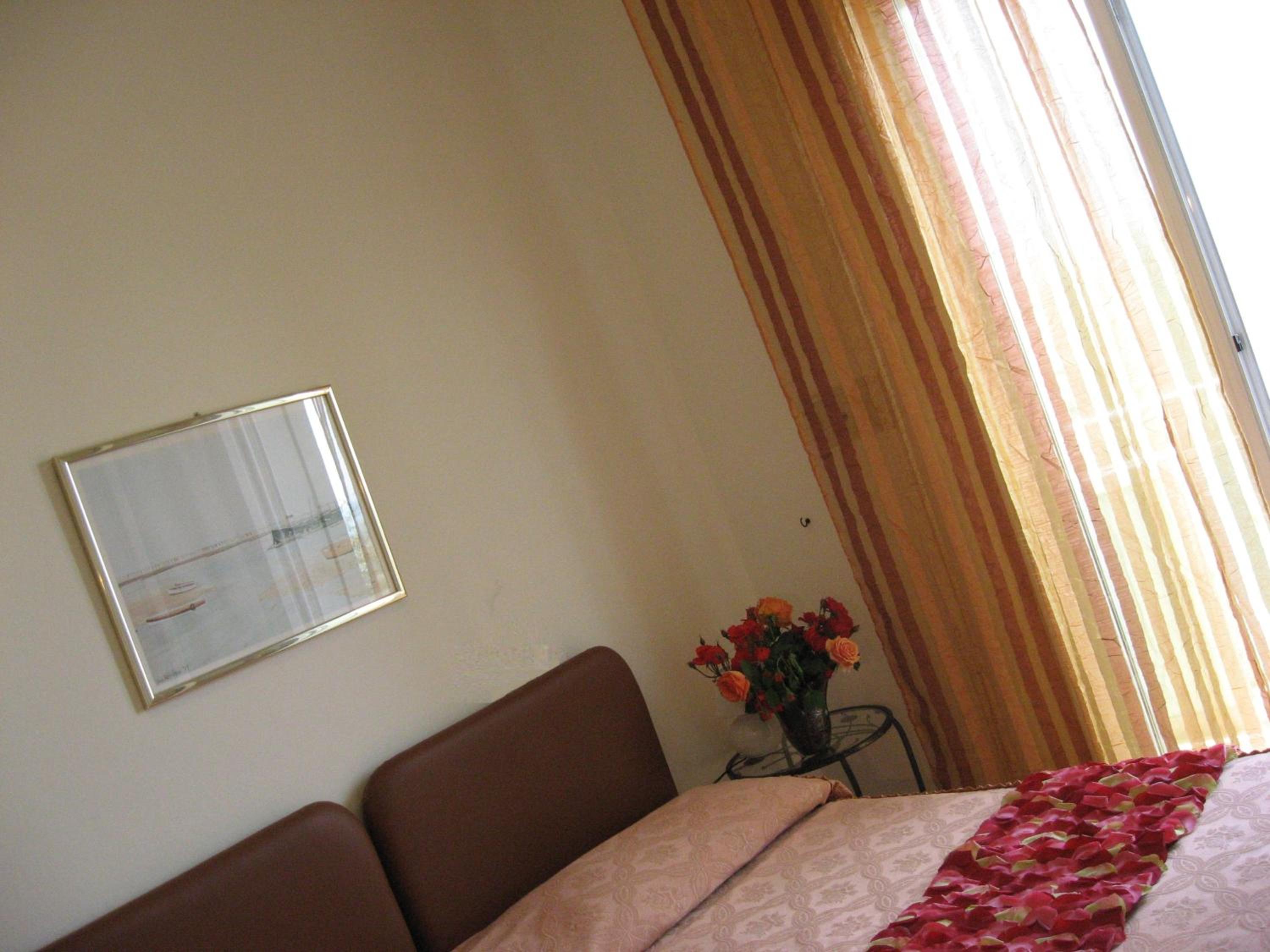 Family Room (2 Adults + 2 Children) - Photo 22