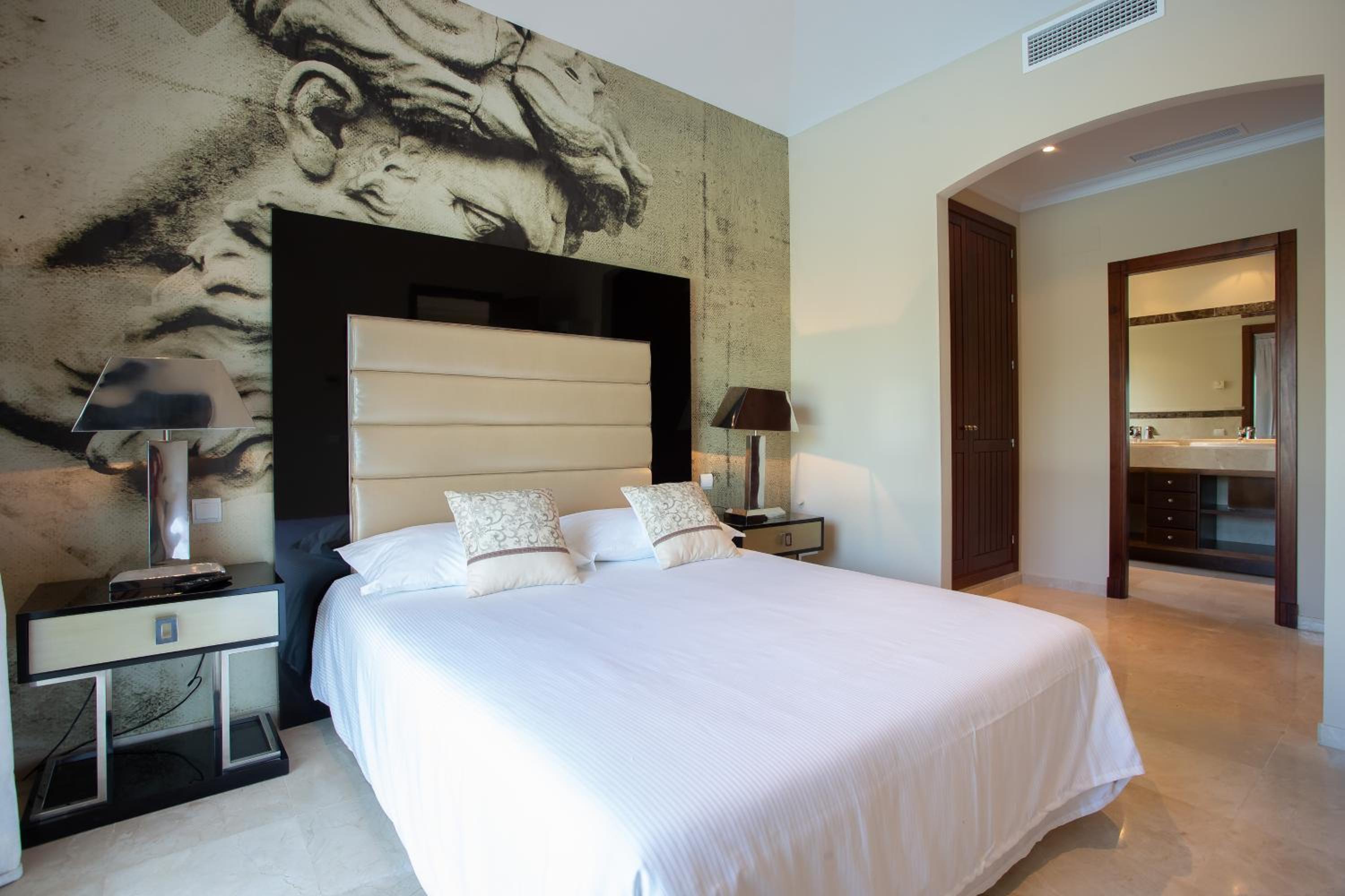 Villa de Cuatro Habitaciones con Piscina Privada