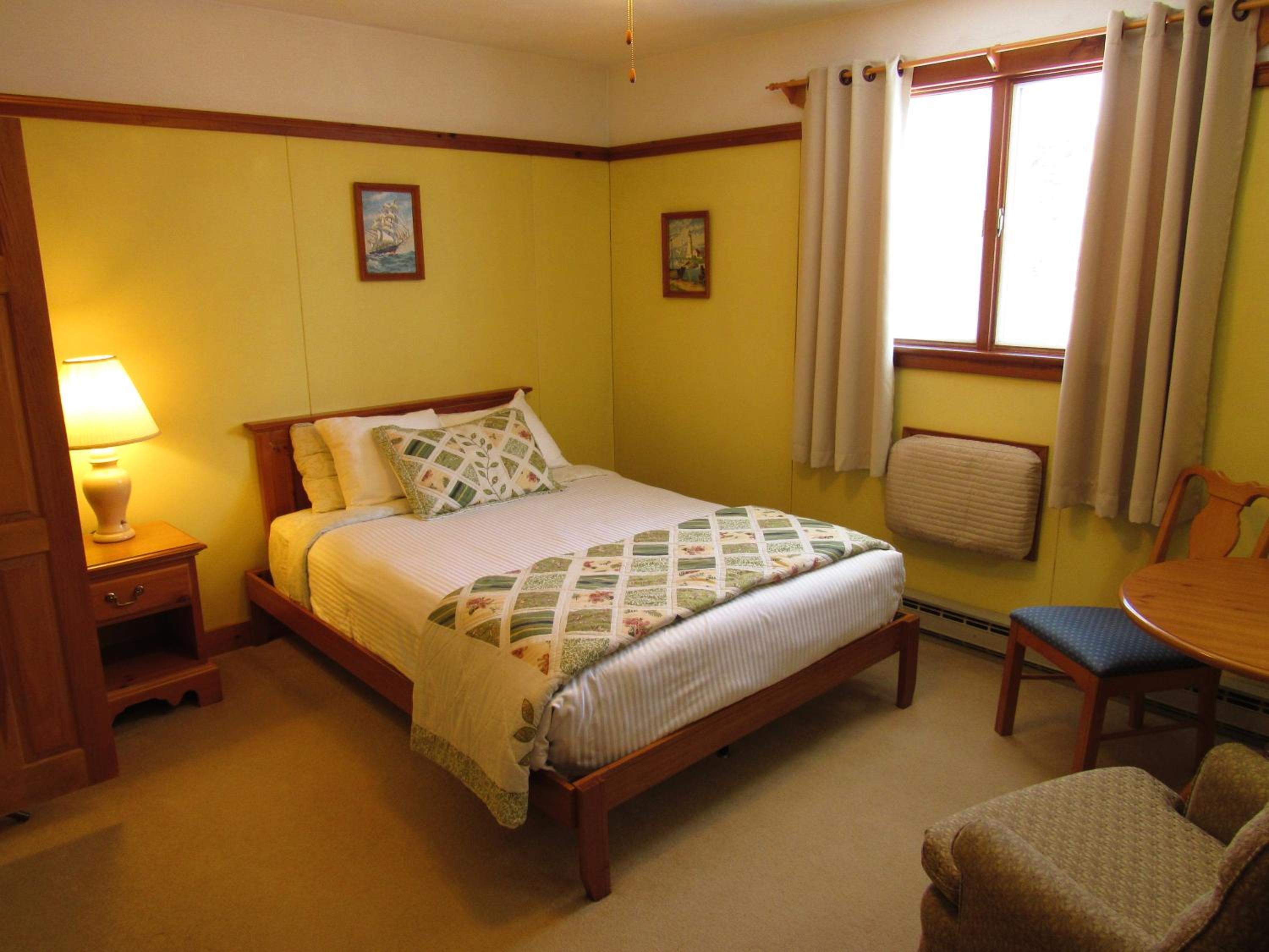 Standard Queen Room