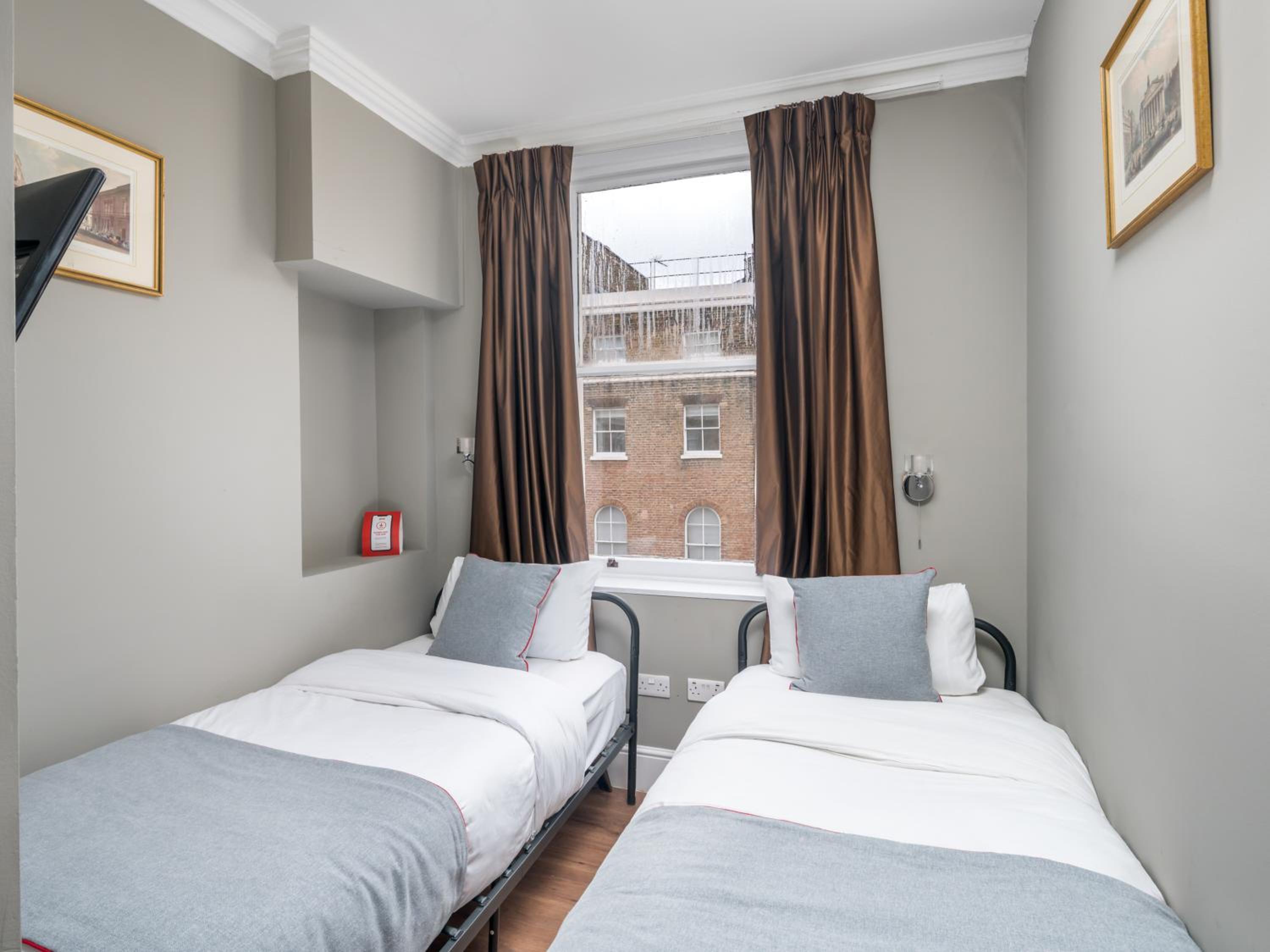 Standard Twin Room photo 1