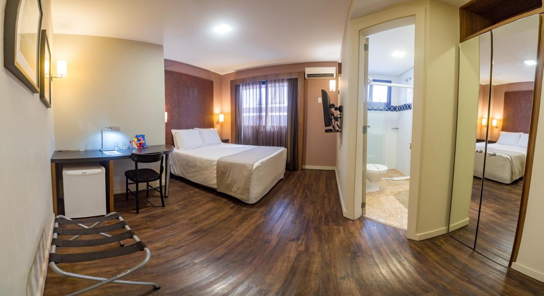 Executive Room with Double Bed - Photo 1