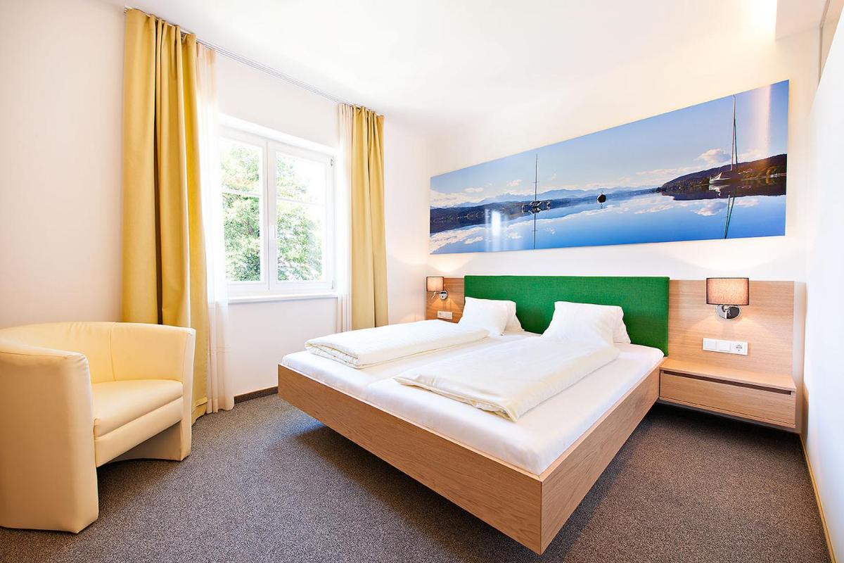 Standard Double Room with Lake View photo 1