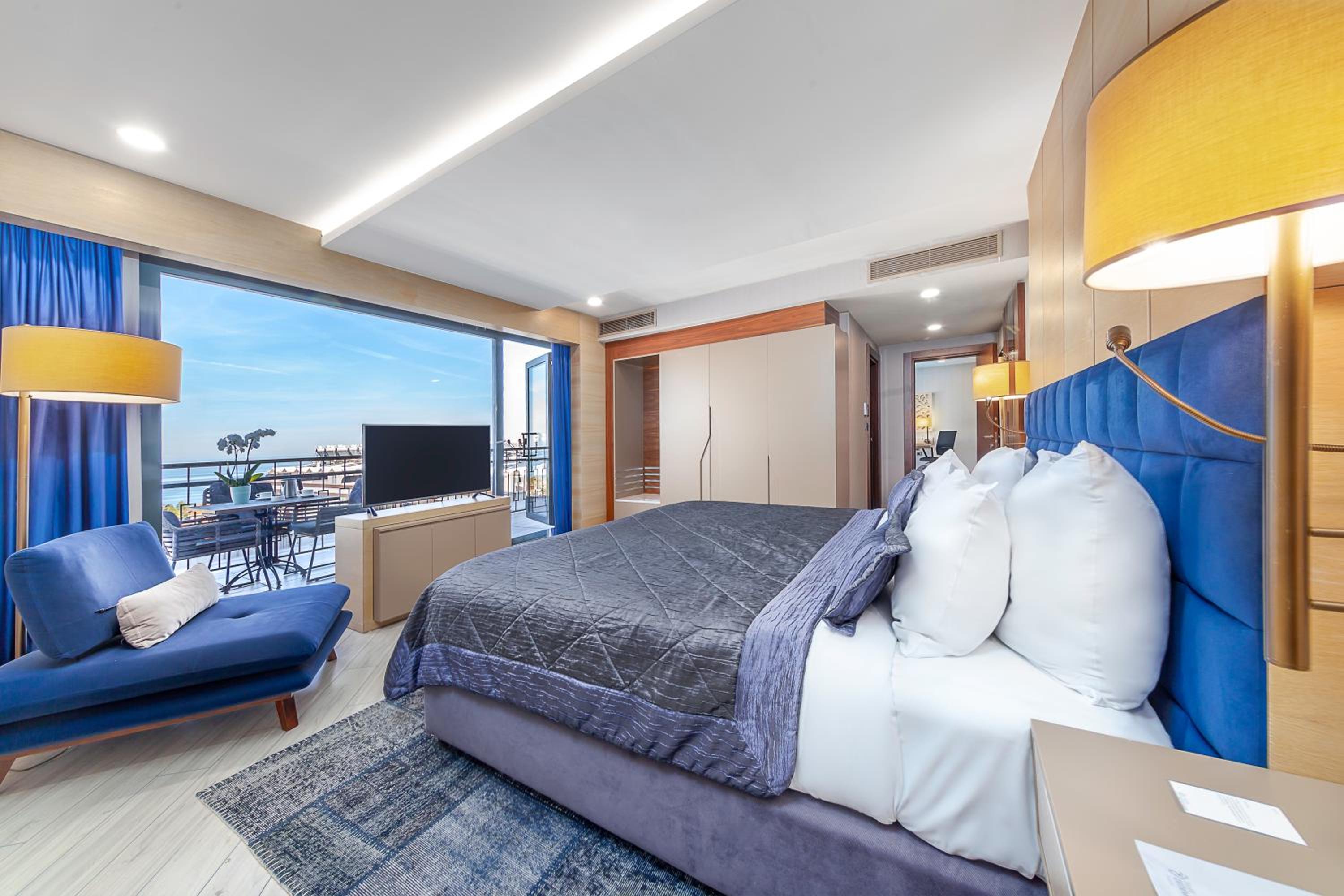 Executive Suite Sea View