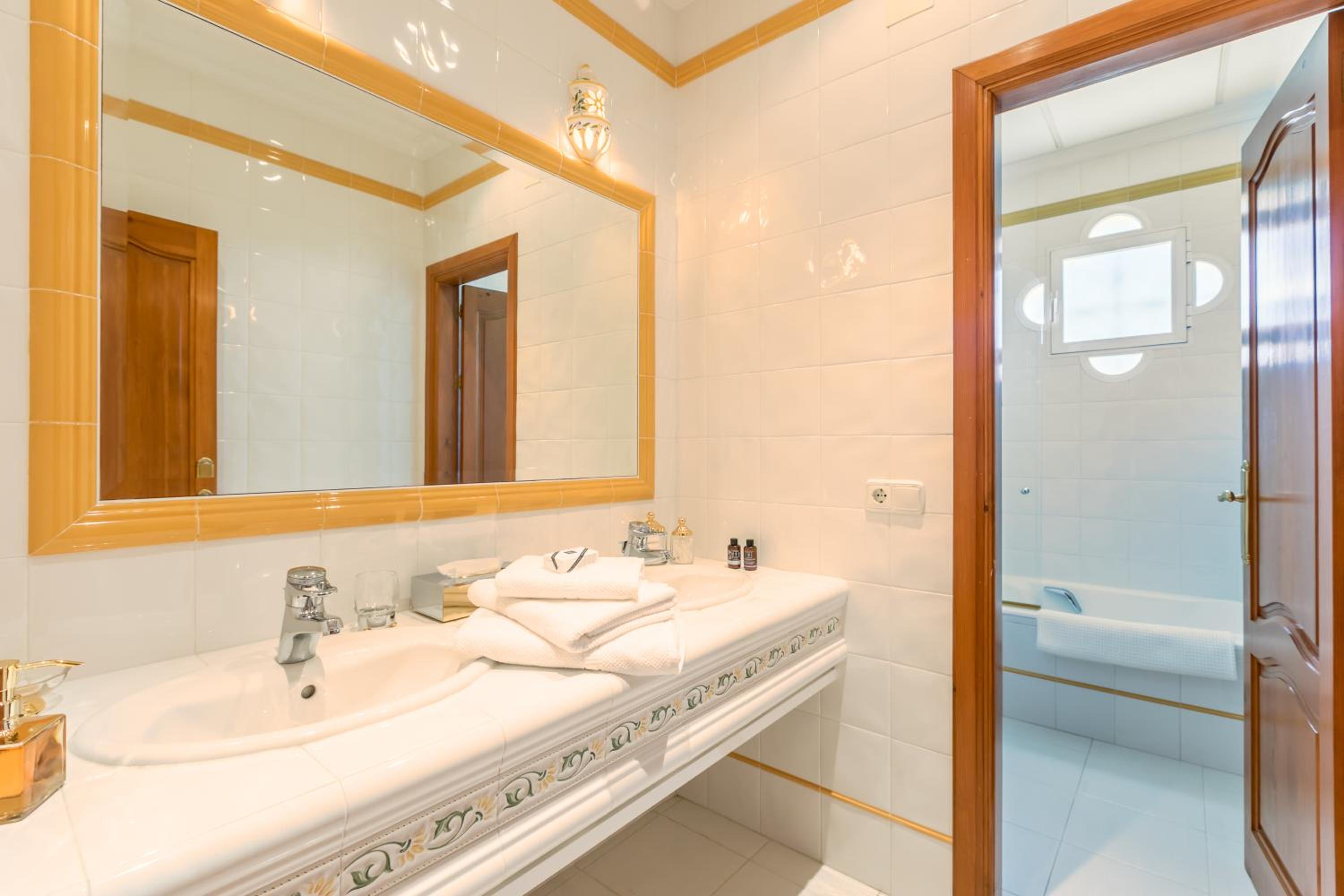 Double Room with Private Bathroom photo 3