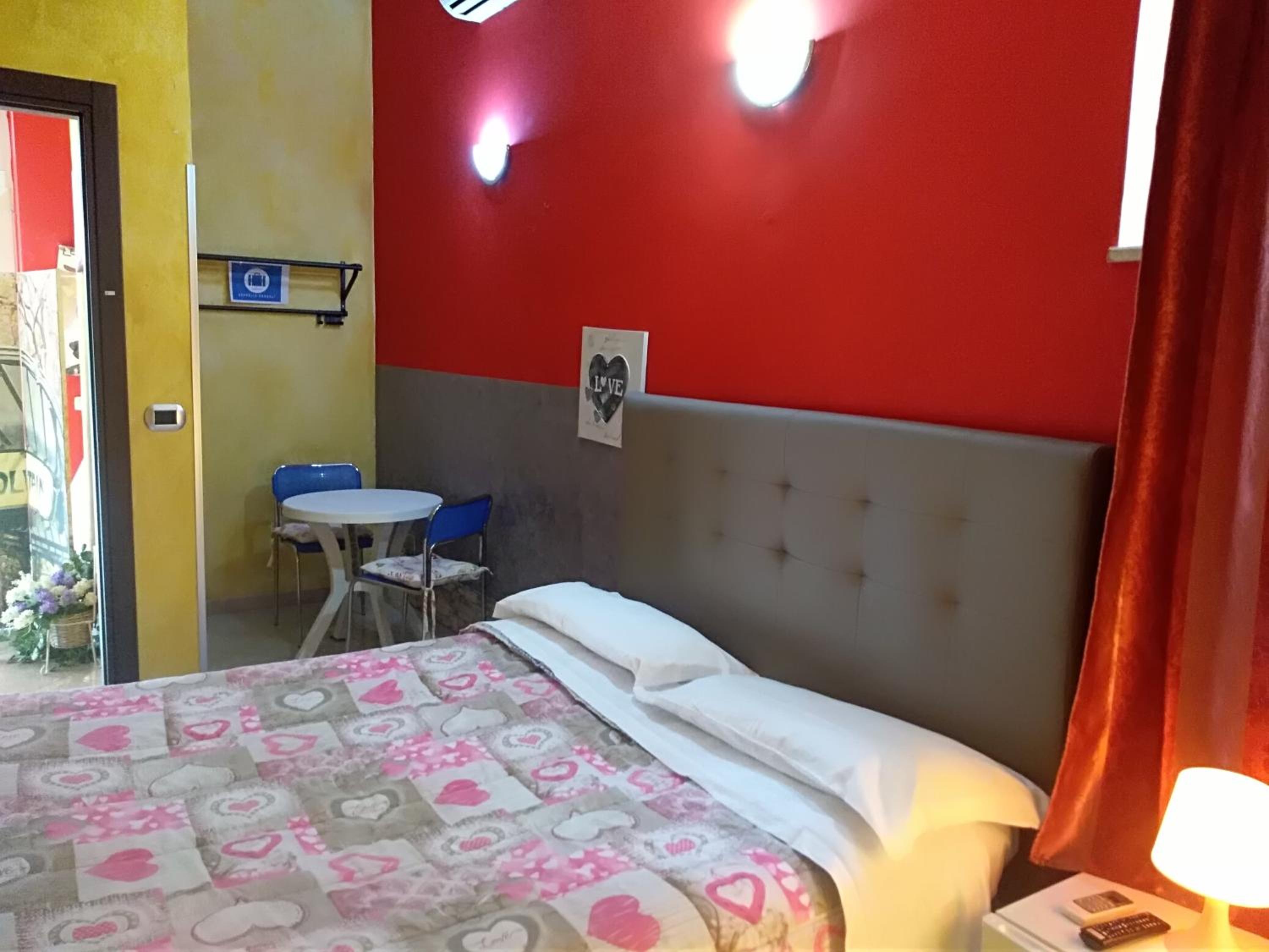 Deluxe Double Room with Bath photo 2