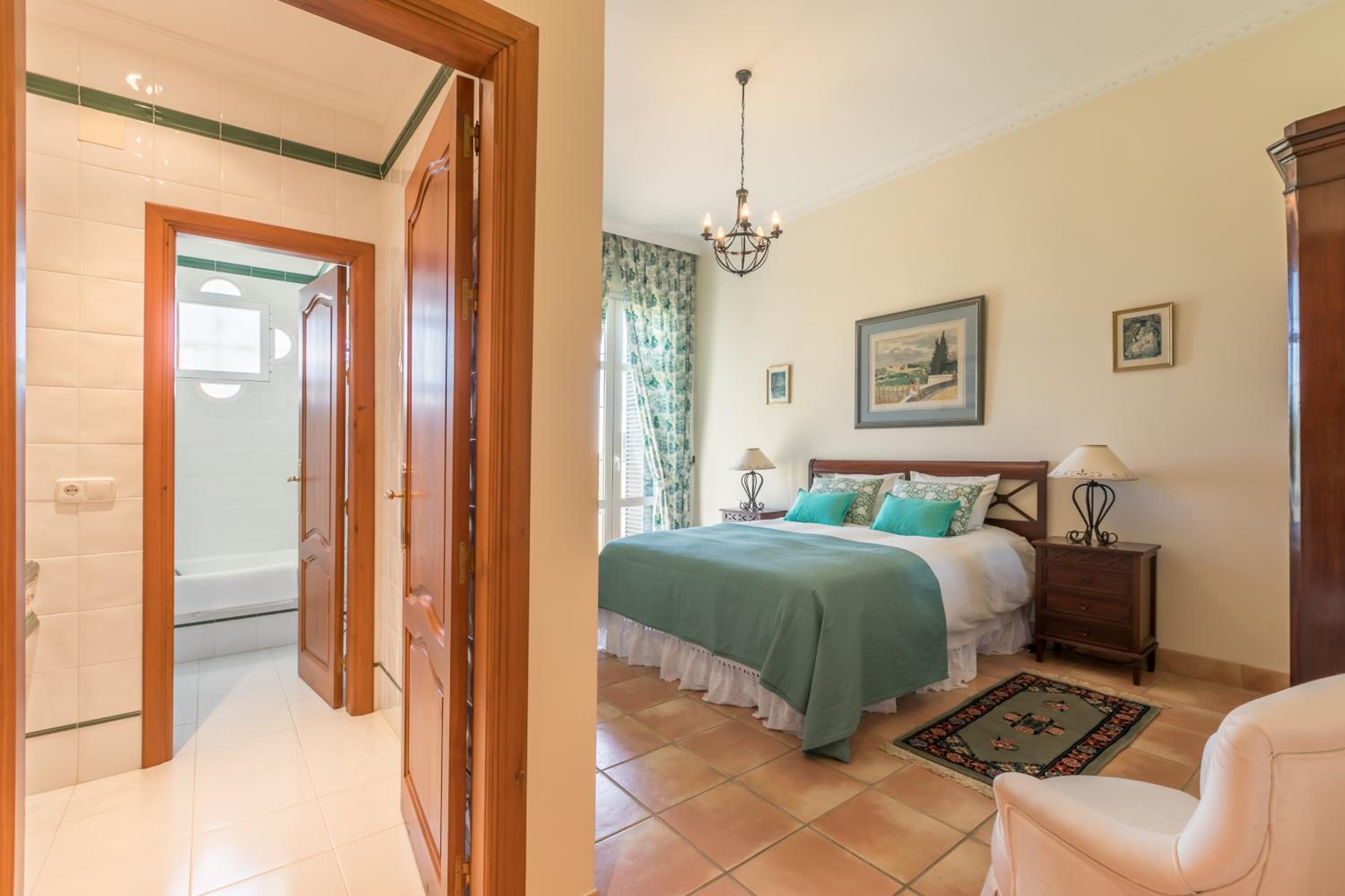 Double Room with Private Bathroom photo 2