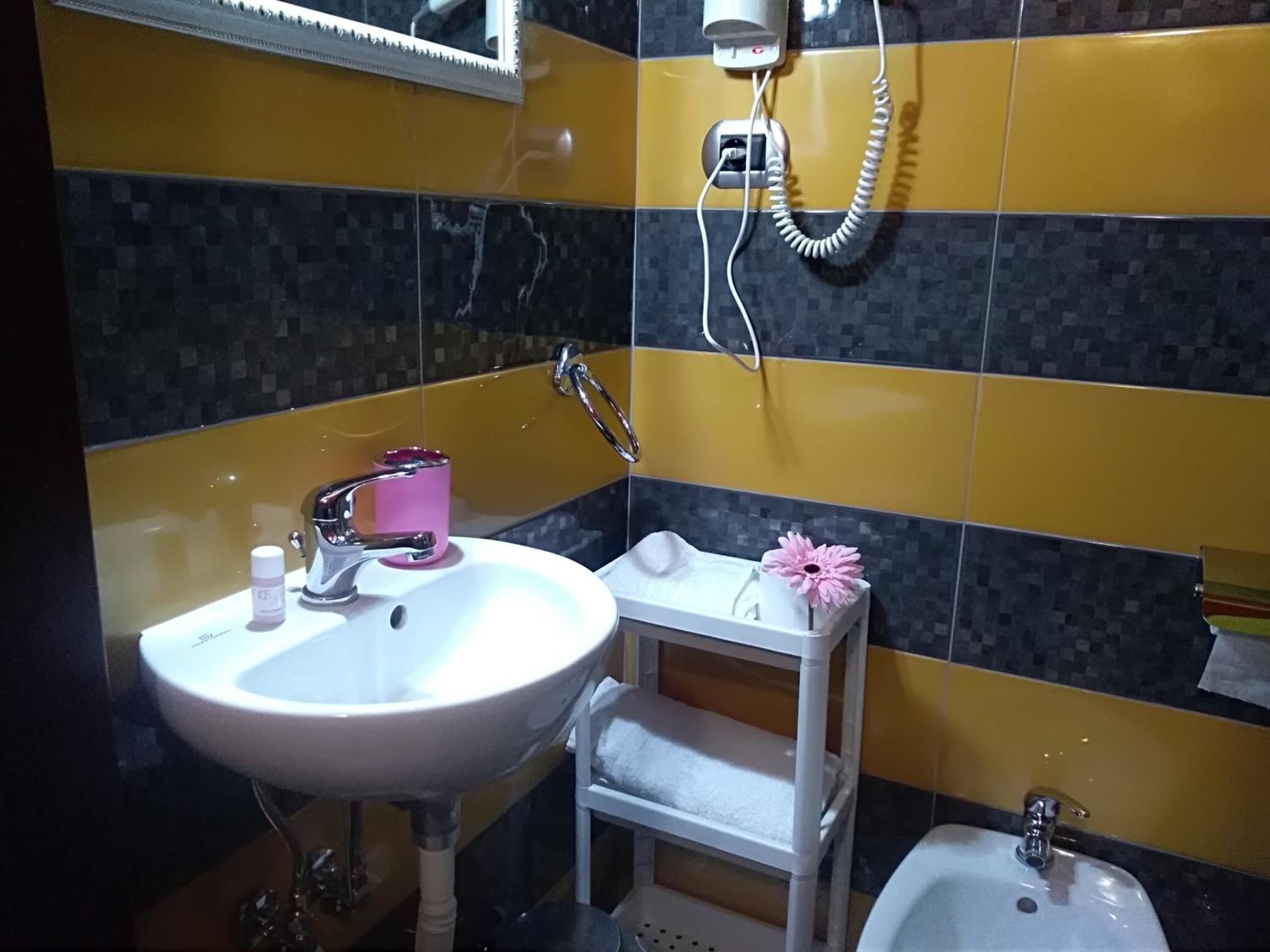 Deluxe Double Room with Shower photo 3