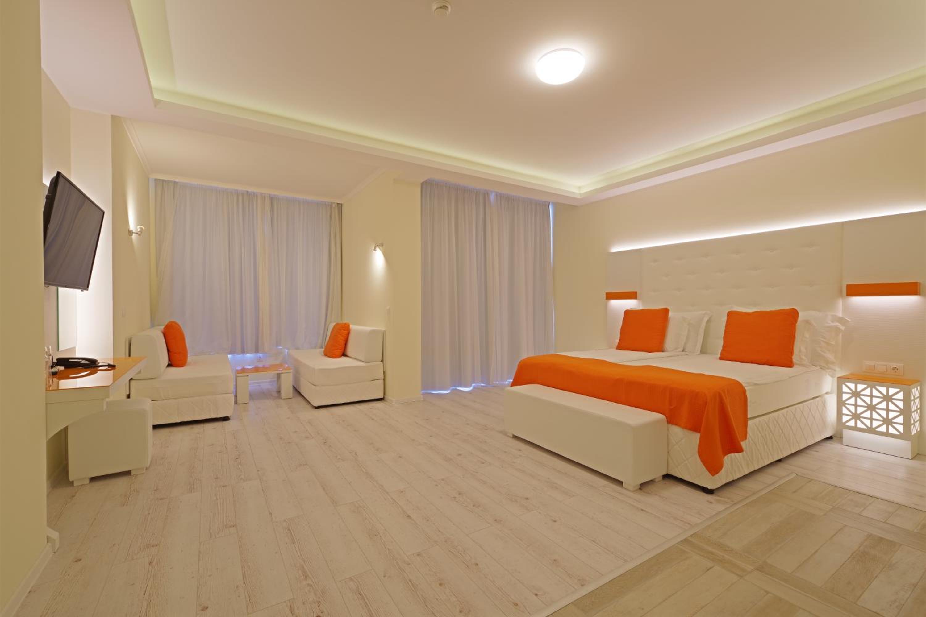 Luxury Triple Room photo 3