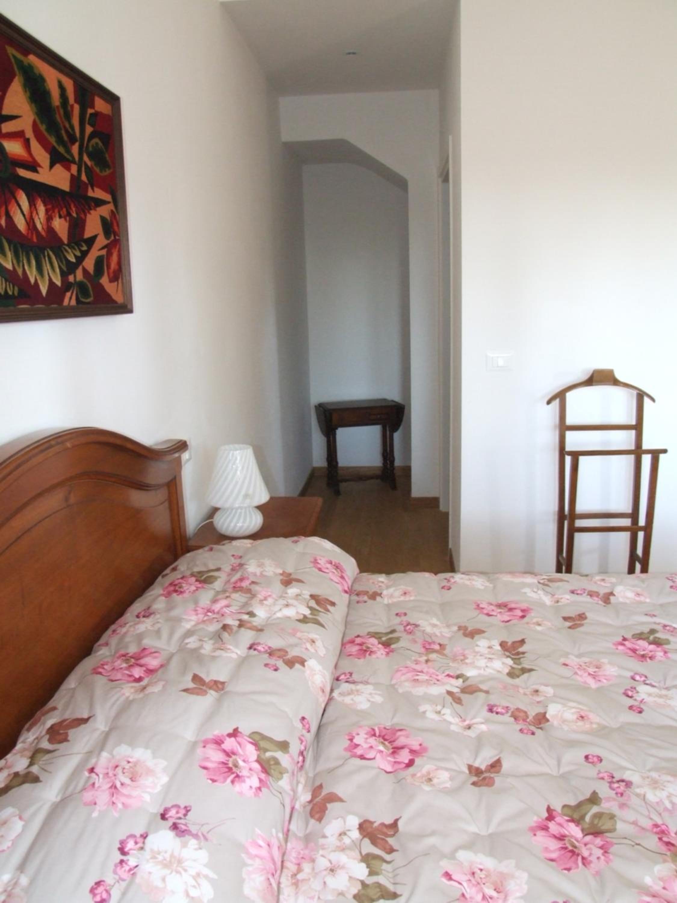 Double Room with Private Bathroom - Photo 17