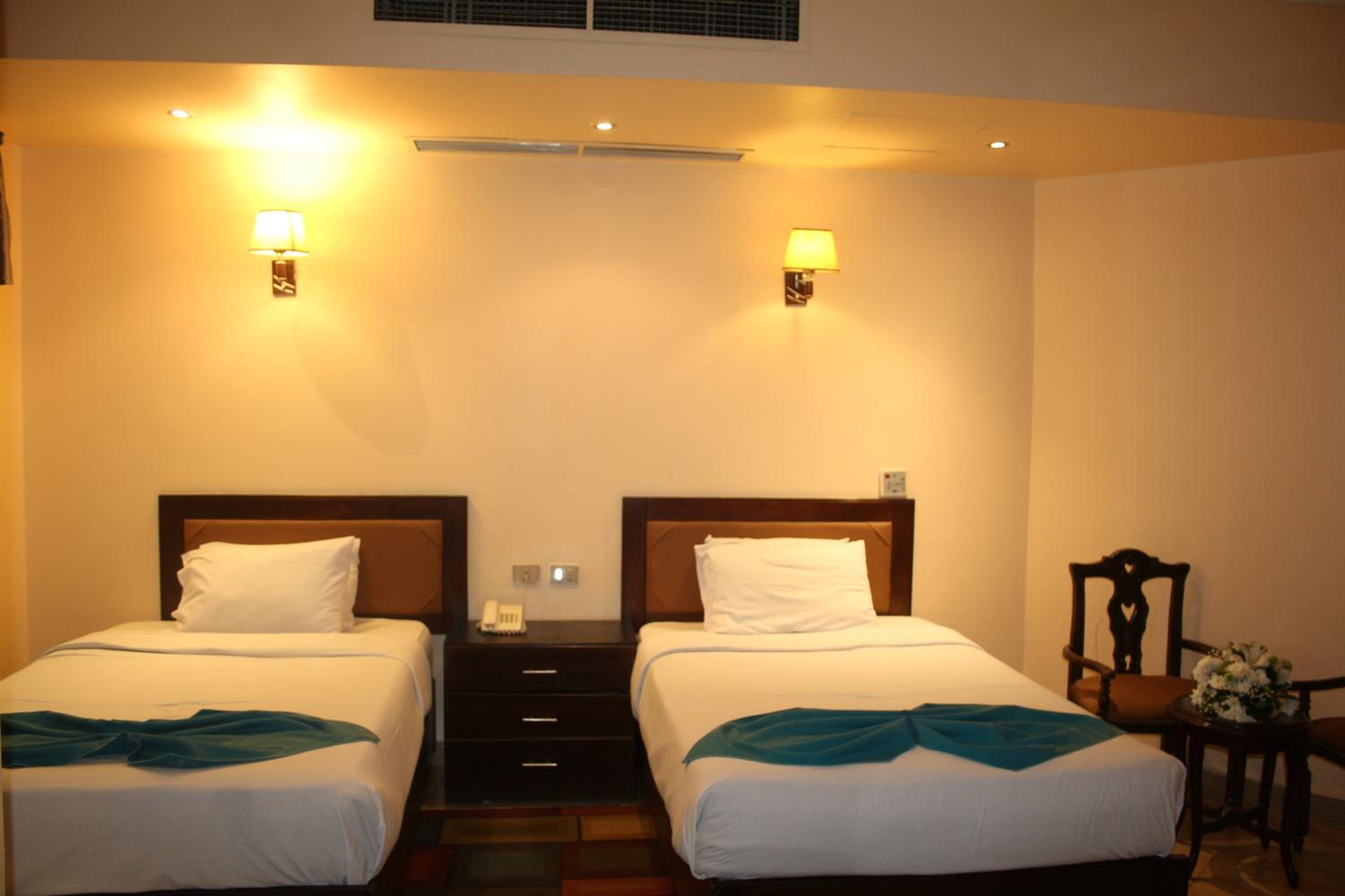 Deluxe Twin Room photo 2