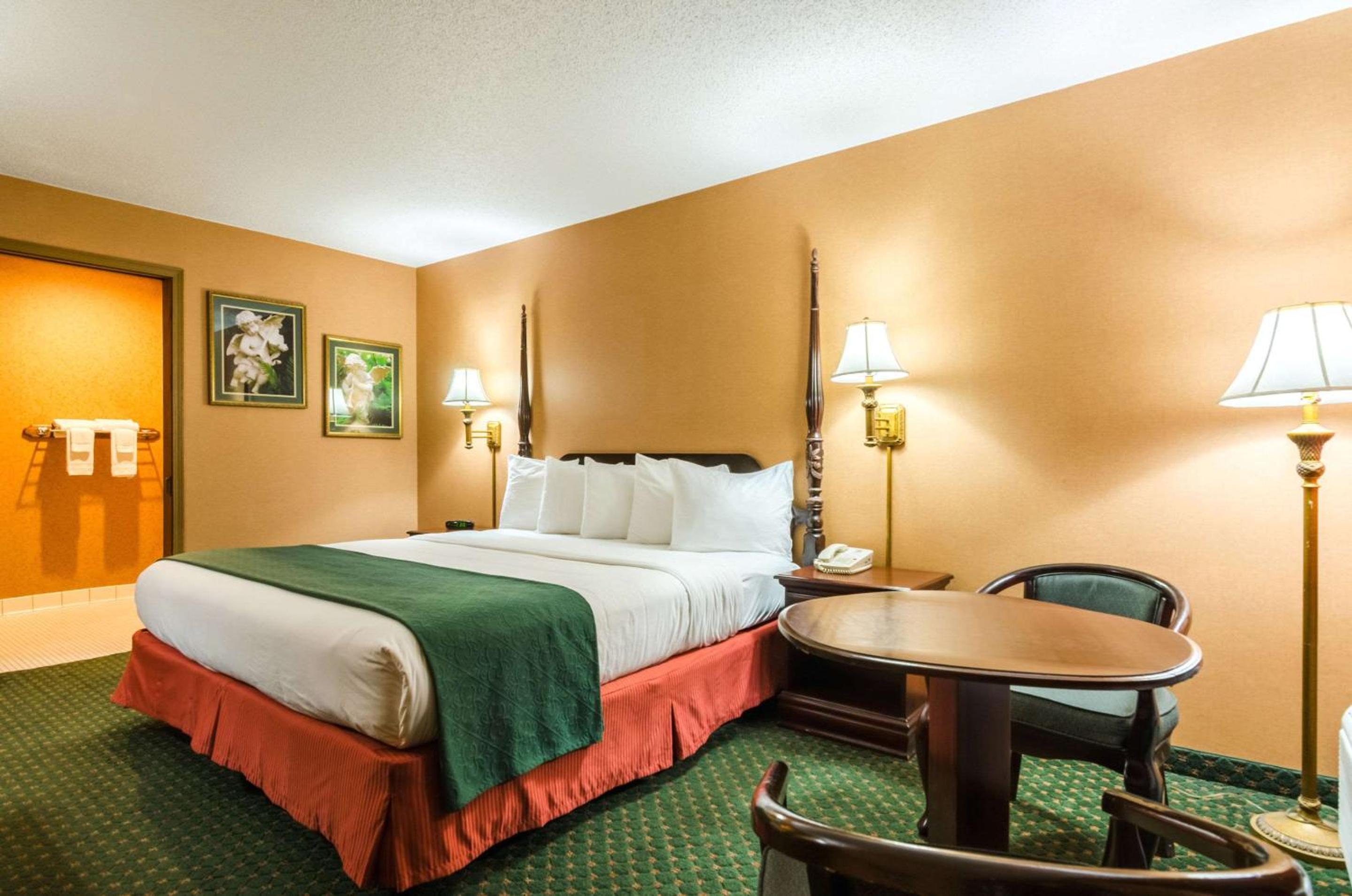 King Room - Disability Access/Non-Smoking photo 2
