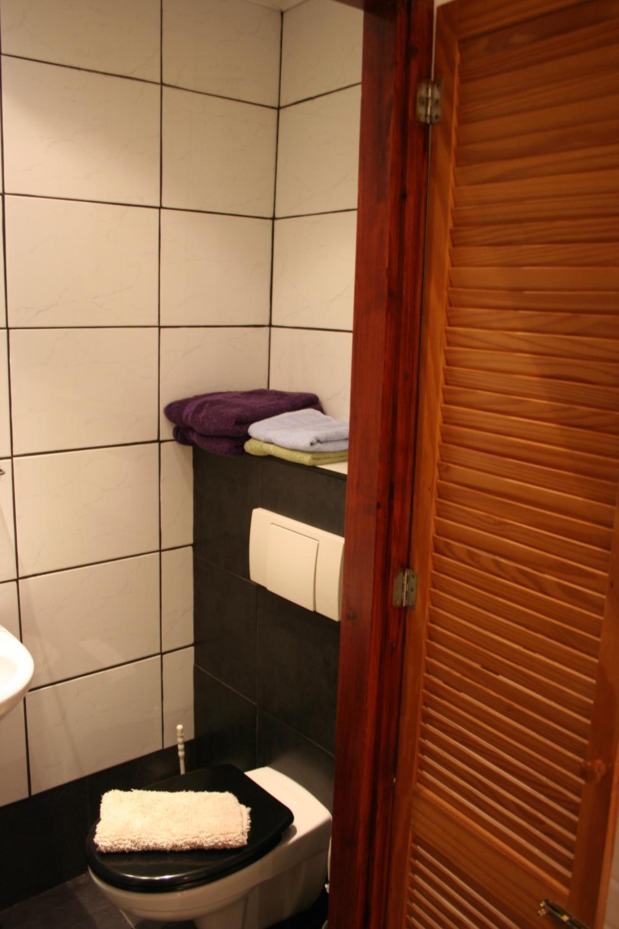 Double Room with Private Bathroom - Photo 14