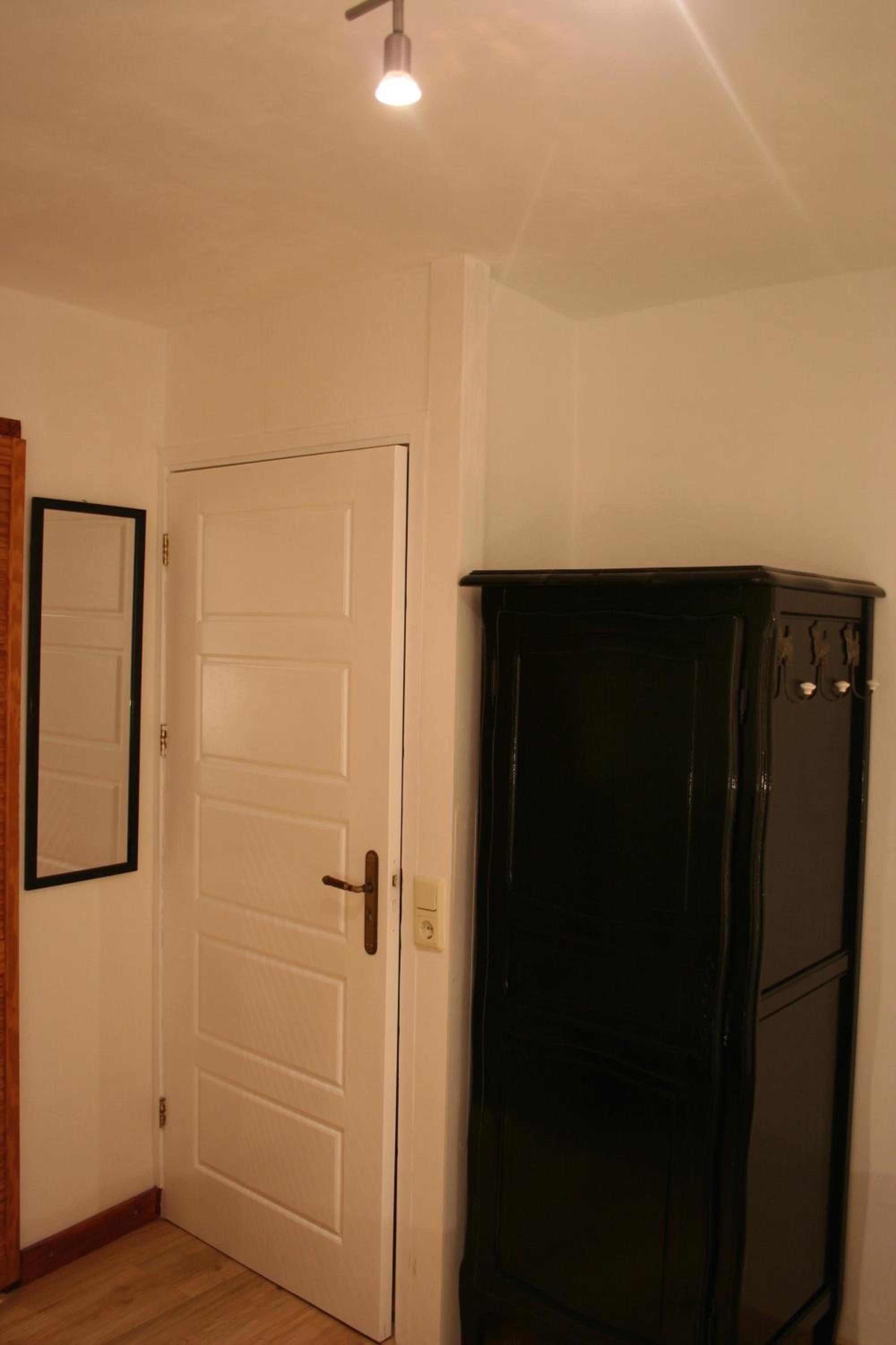 Double Room with Private Bathroom - Photo 6