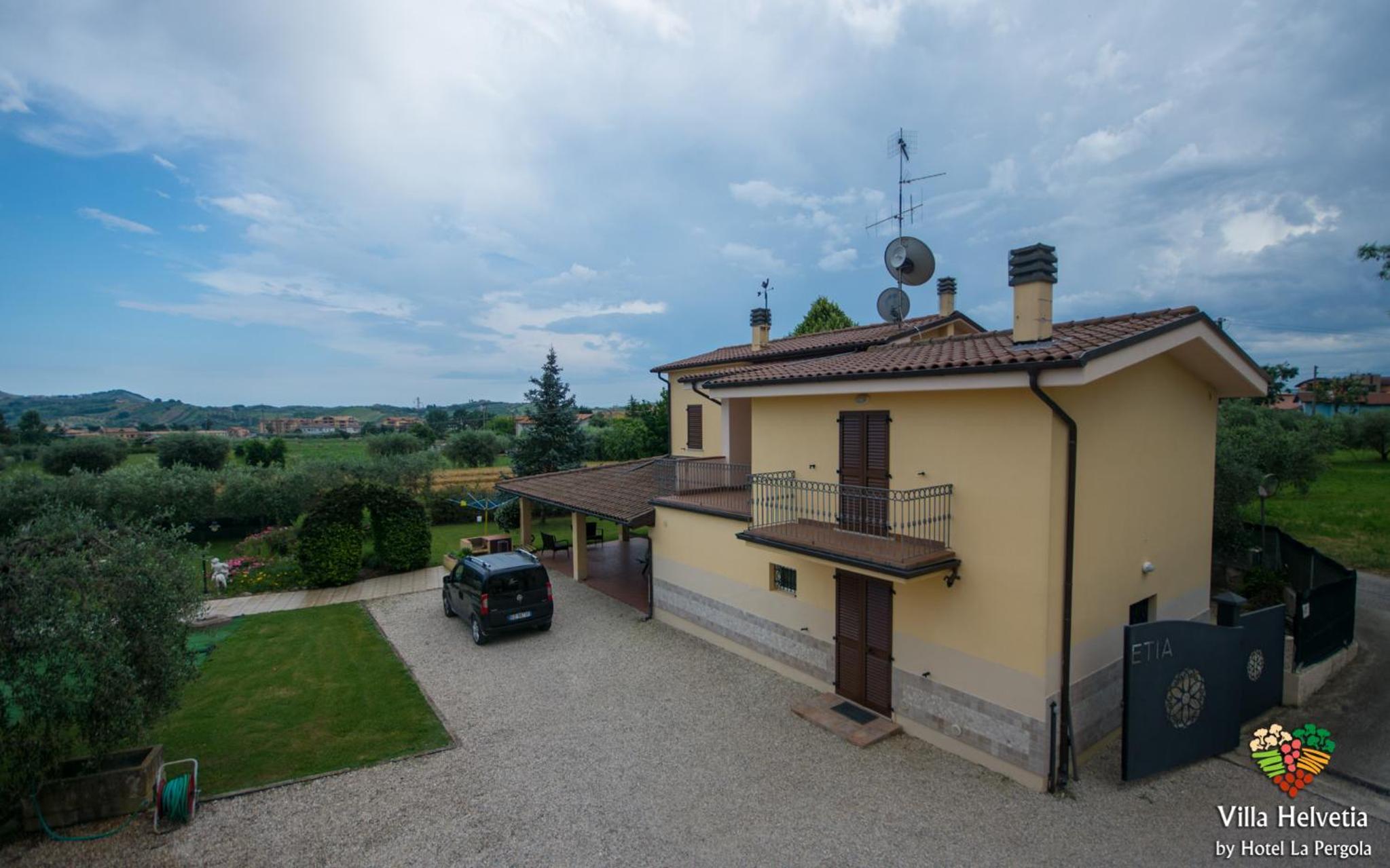 Maisonette photo 2